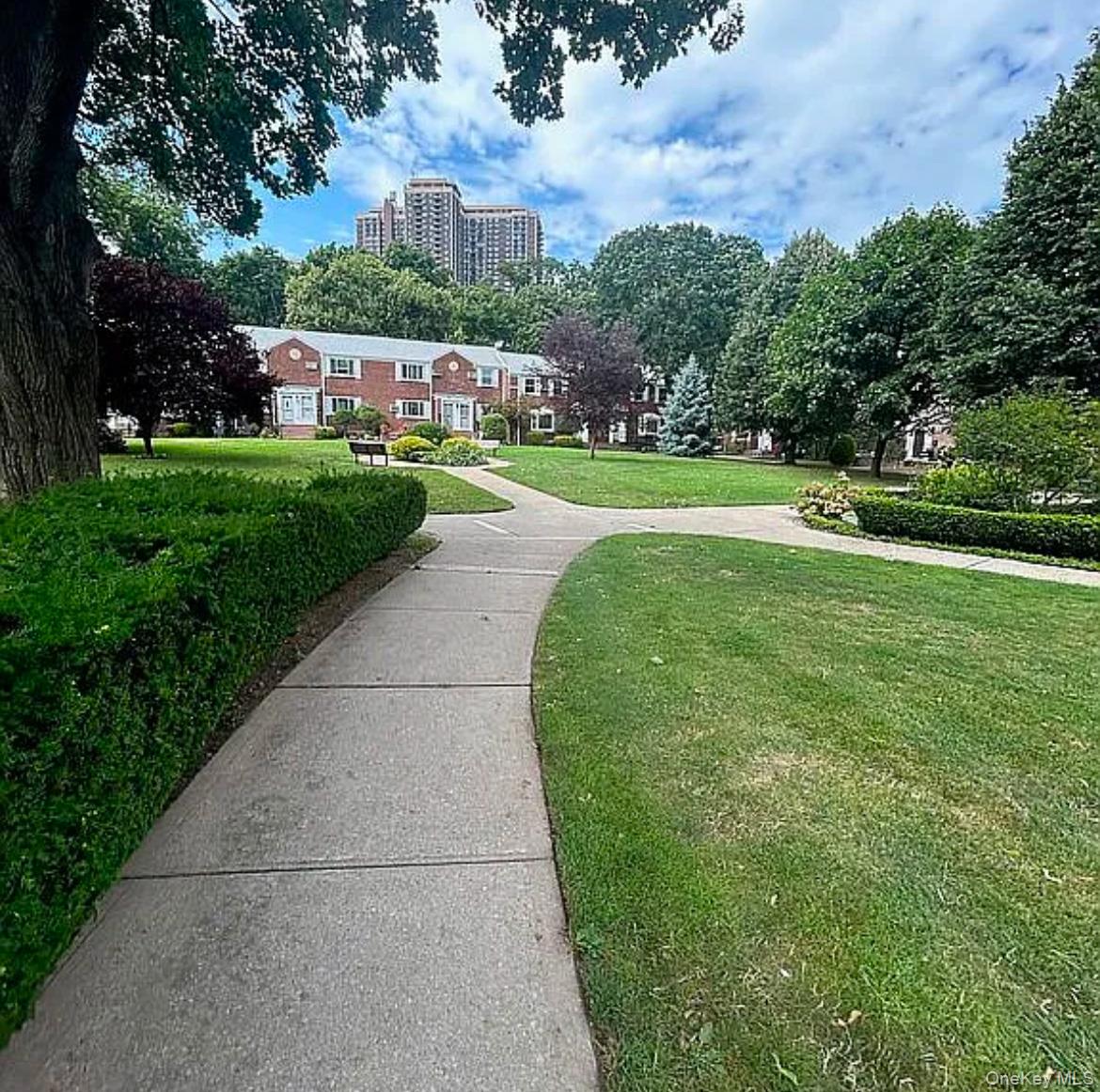 #3 photo, 264-17 Langston Avenue, Glen Oaks , NY 11004