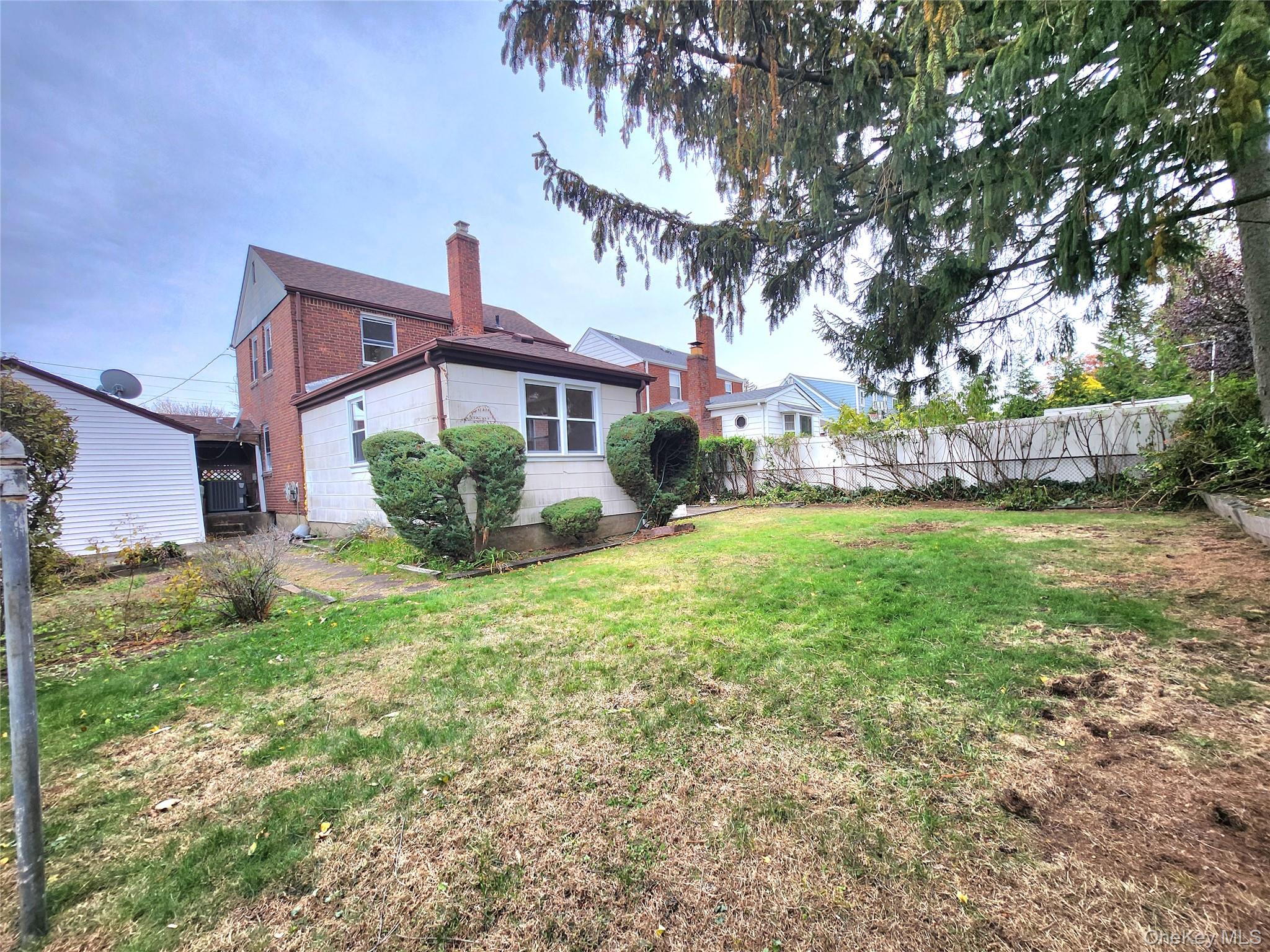 #18 photo, 306 Beebe Road, Mineola , NY 11501