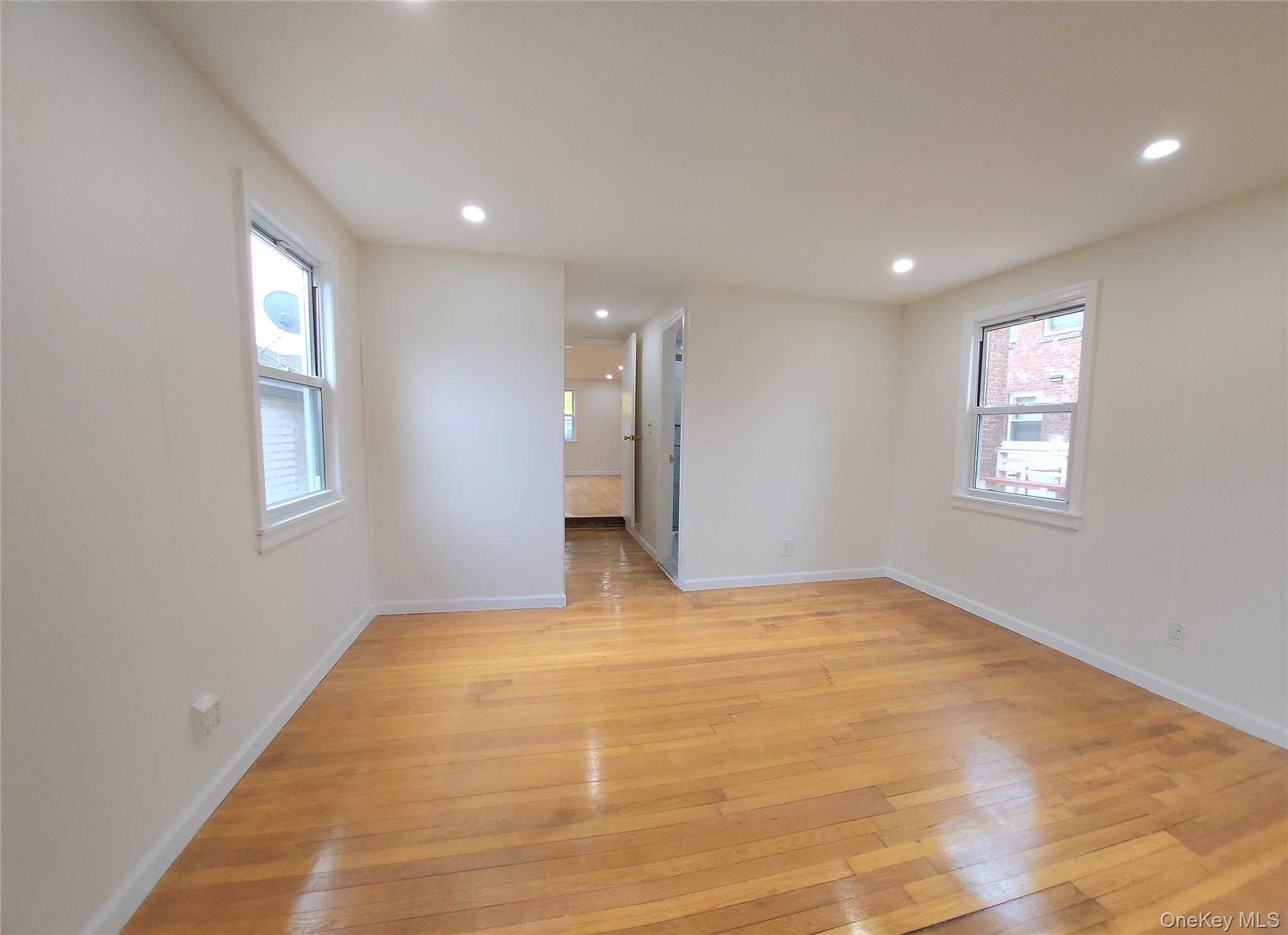 #6 photo, 306 Beebe Road, Mineola , NY 11501