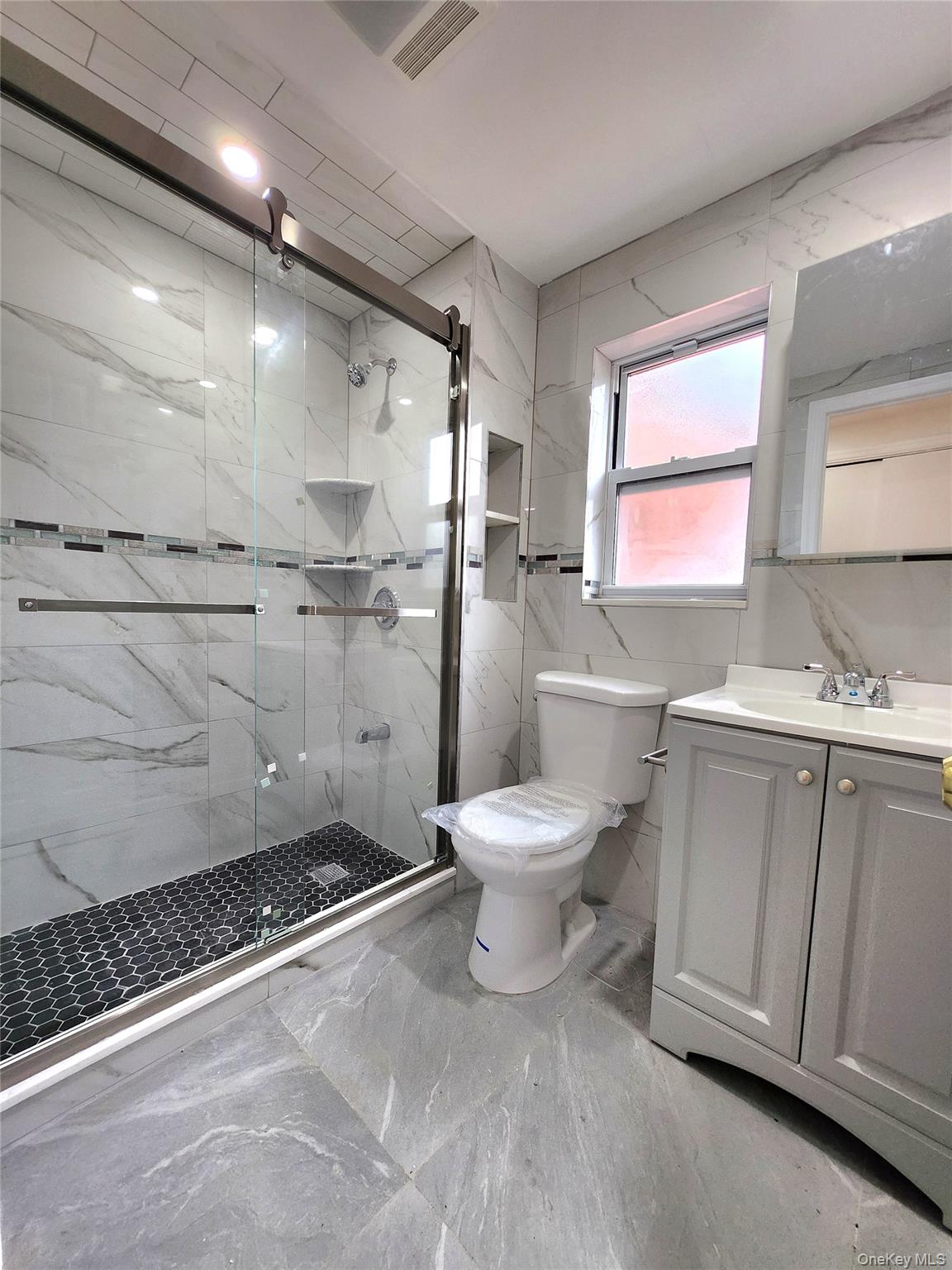 #7 photo, 306 Beebe Road, Mineola , NY 11501