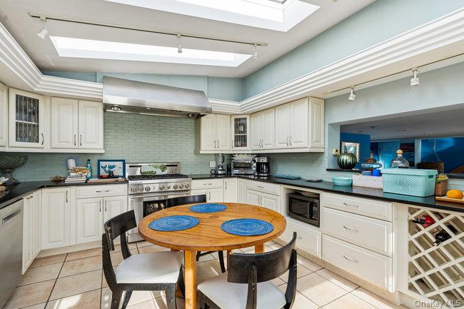 #10 photo, 49 S Bay Avenue, Amityville , NY 11701