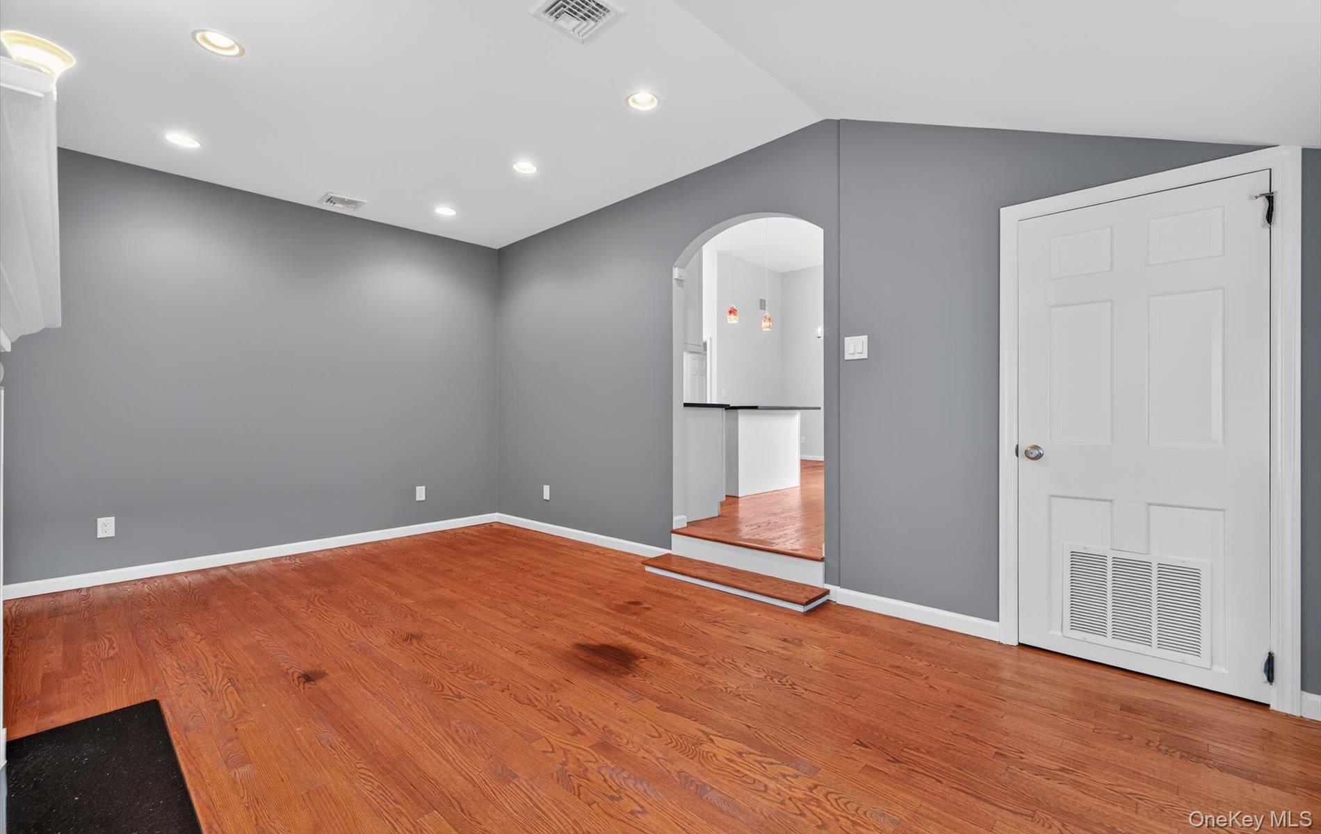 #16 photo, 44 Keeler Avenue, Merrick , NY 11566