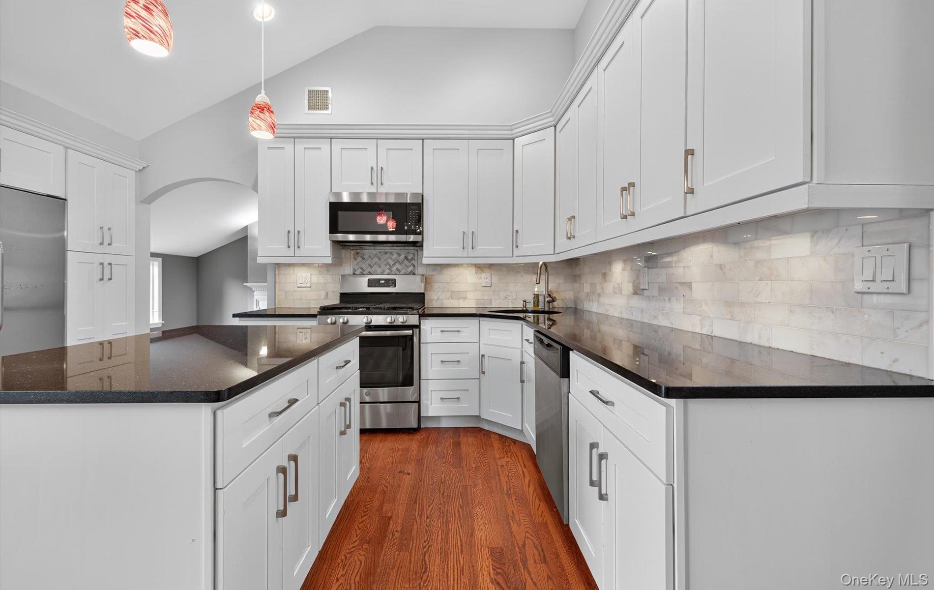 #8 photo, 44 Keeler Avenue, Merrick , NY 11566