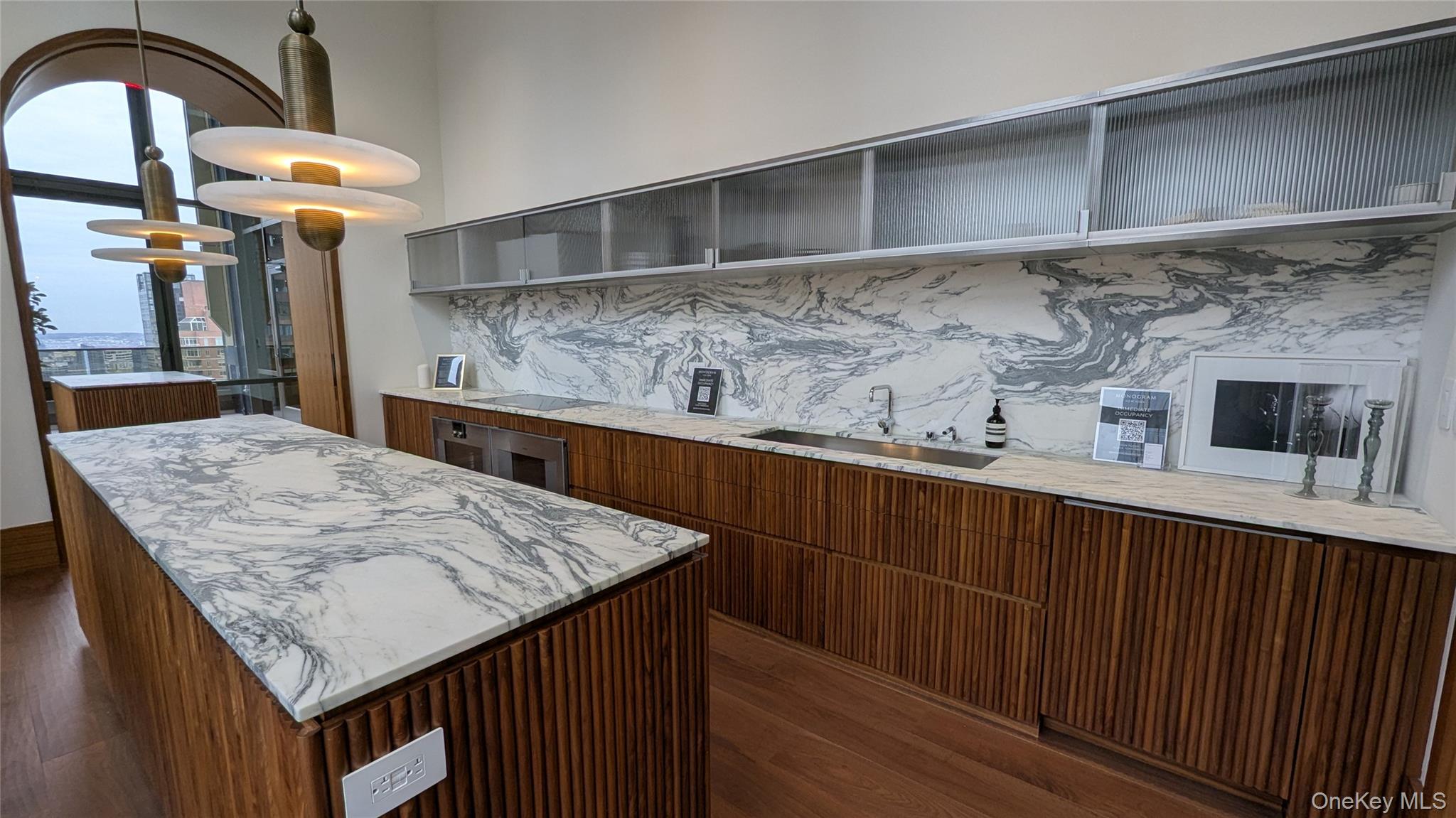 #13 photo, 135 E 47th Street, New York (Manhattan) , NY 10017