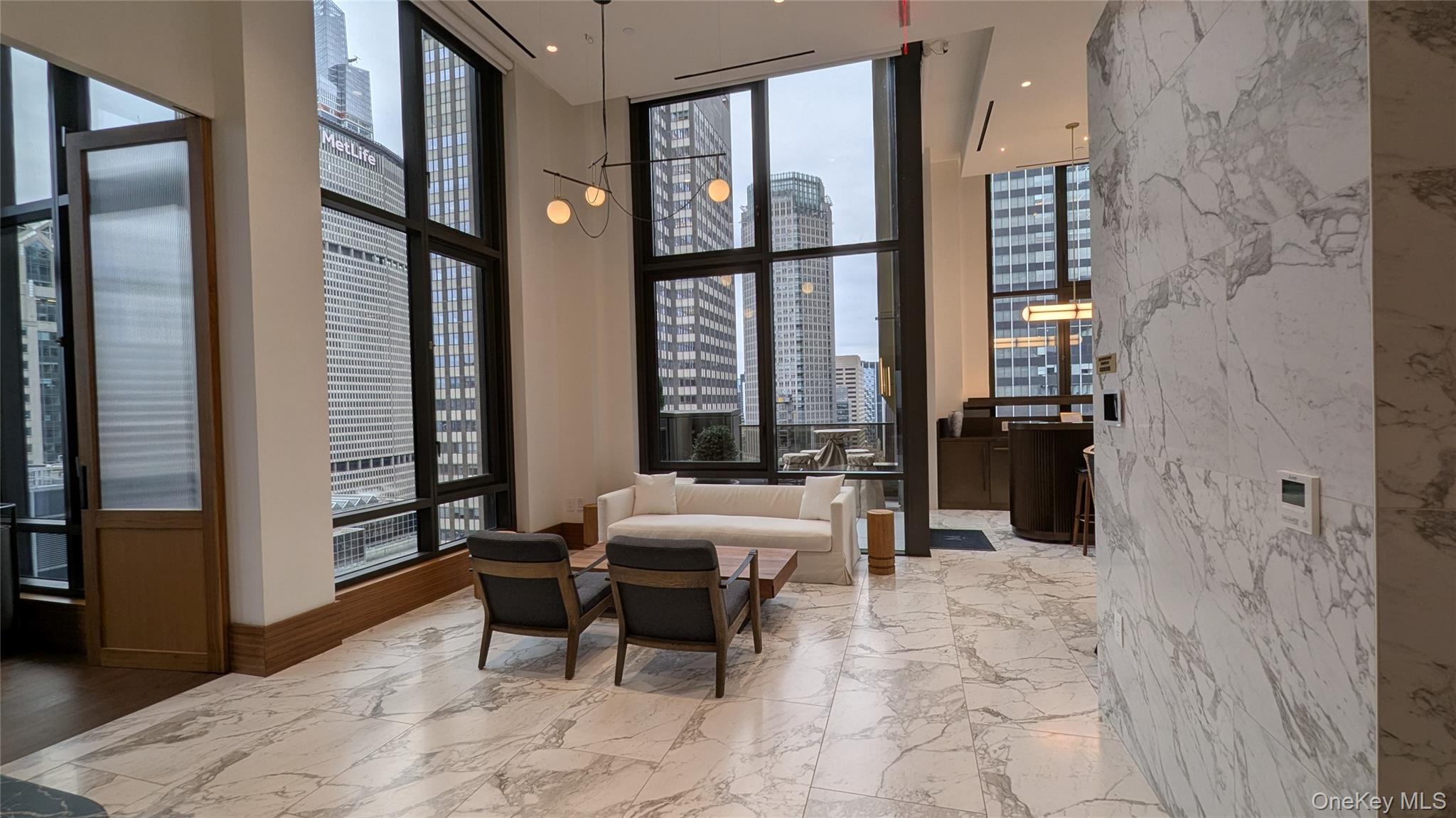 #9 photo, 135 E 47th Street, New York (Manhattan) , NY 10017