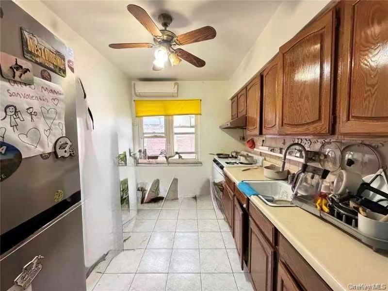 #5 photo, 73-60 198th Street, Fresh Meadows , NY 11366