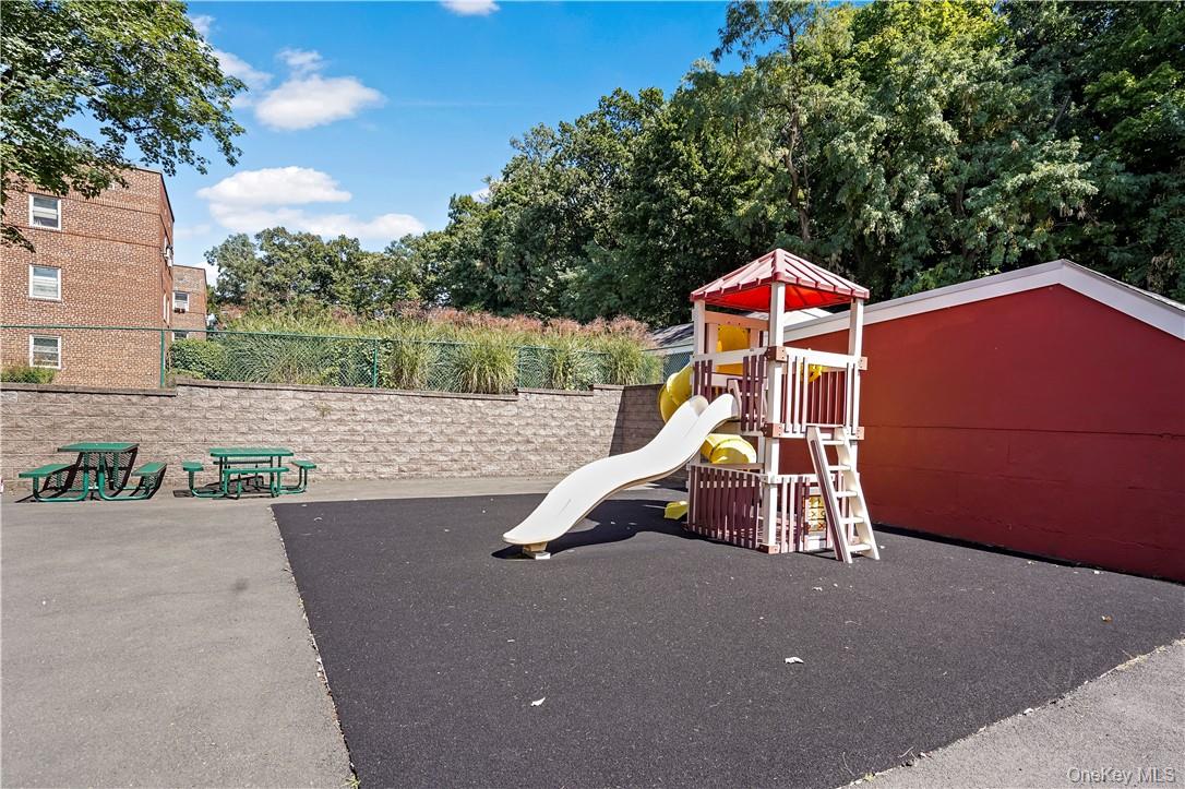 #15 photo, 330 S Broadway, Tarrytown , NY 10591