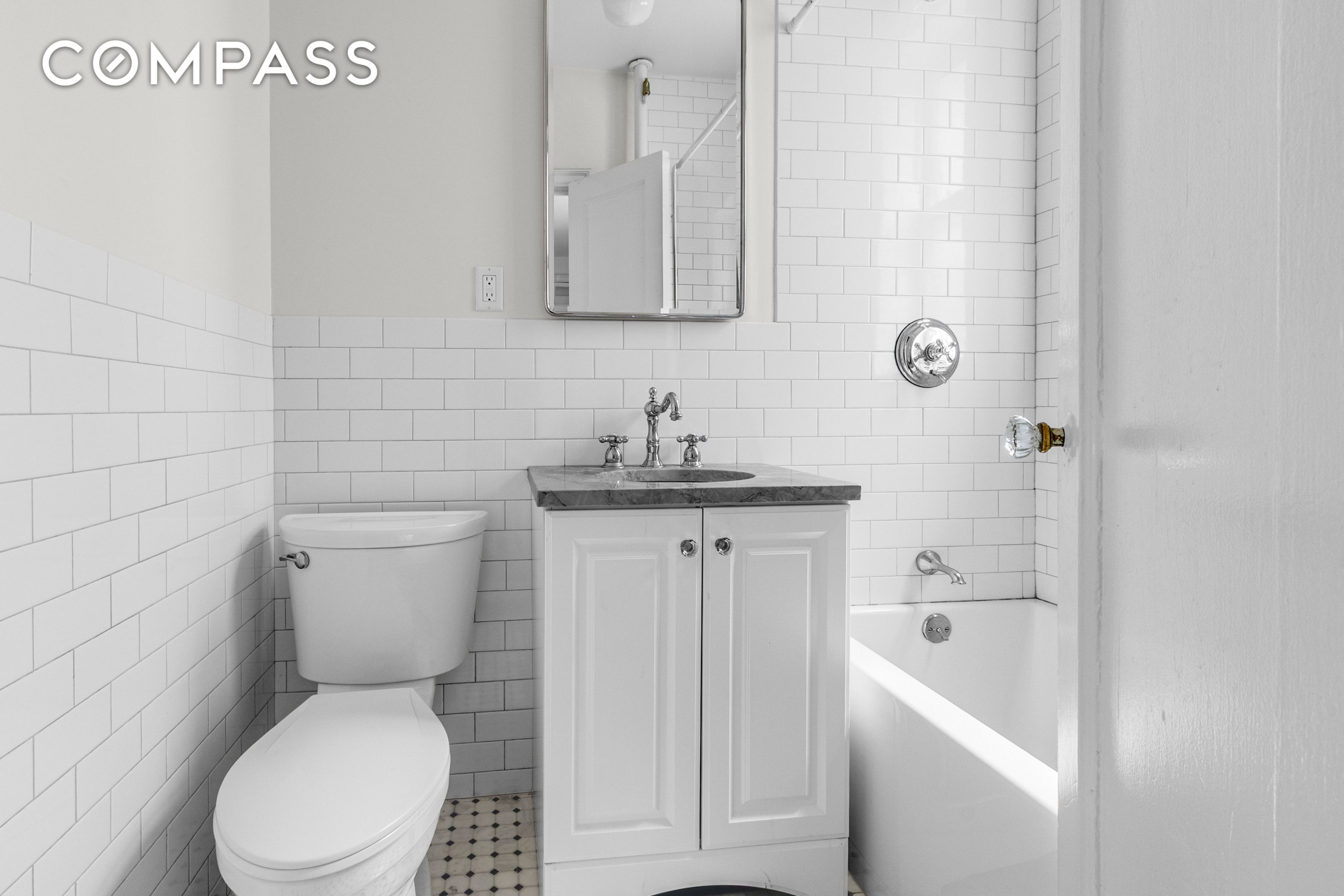 #8 photo, 295 W 11th Street, West Village , NY 10014