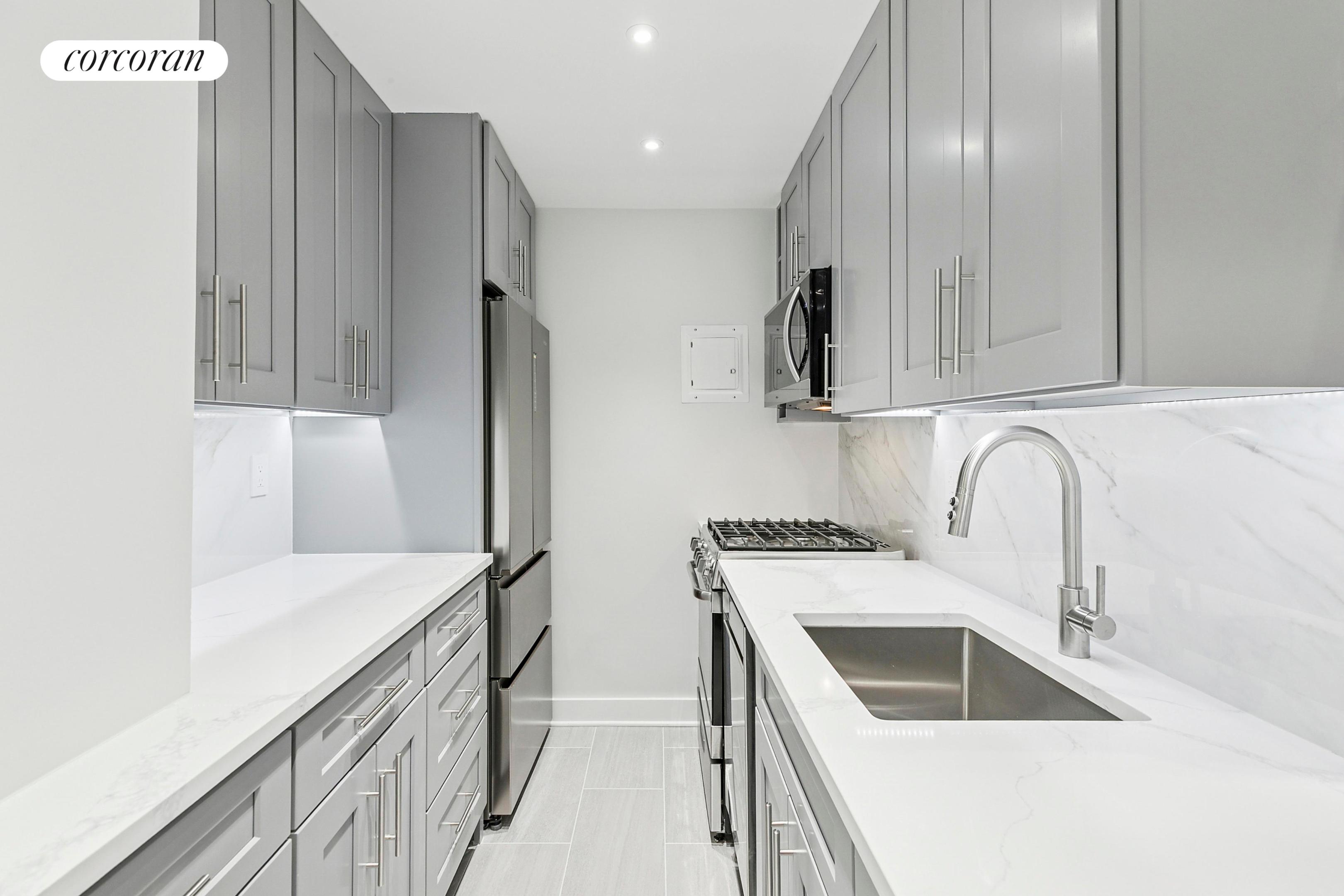 #8 photo, New York City, Midtown , NY 10019