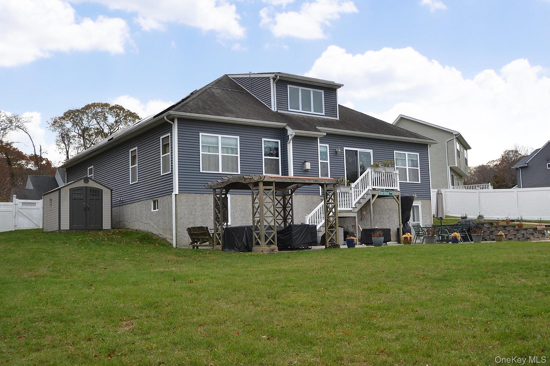 #20 photo, 11 Macintosh, サフォーク郡 Selden , NY 11784