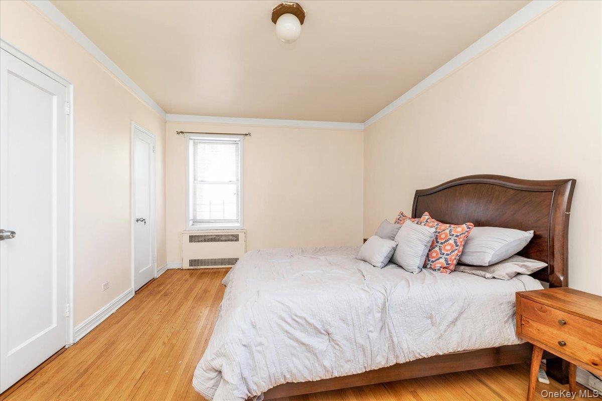 #6 photo, 84-49 168th Street, Jamaica Hills , NY 11432