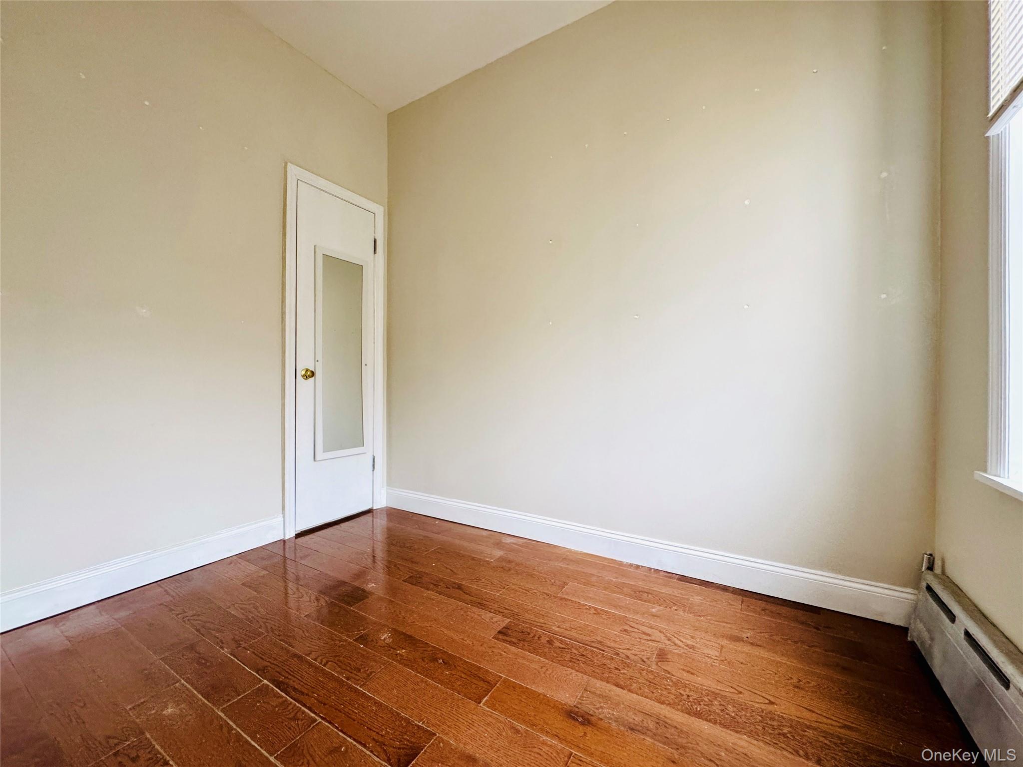 #13 photo, 71-20 66th Place, Glendale , NY 11385