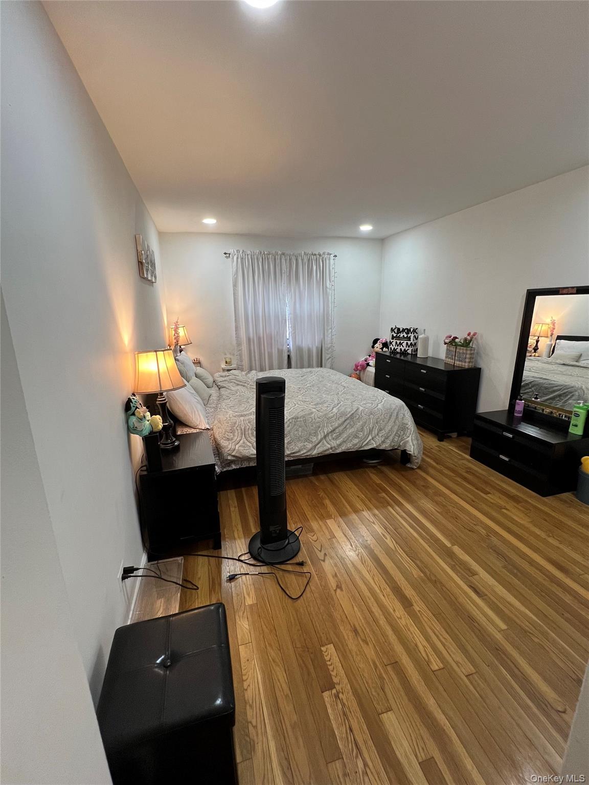 #16 photo, 94-10 59th Avenue, Elmhurst , NY 11373