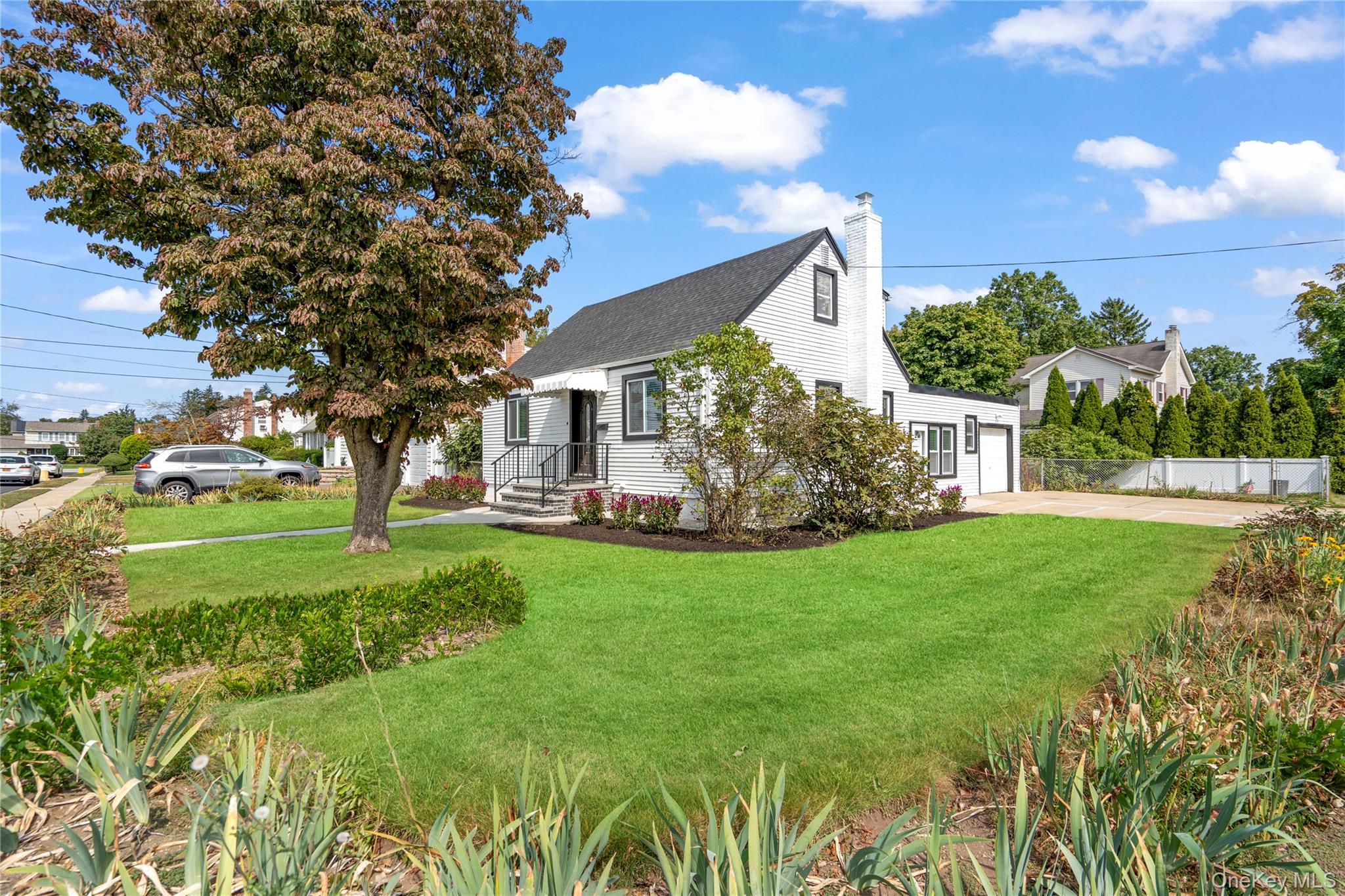 #5 photo, 1 Center Court, Bethpage , NY 11714