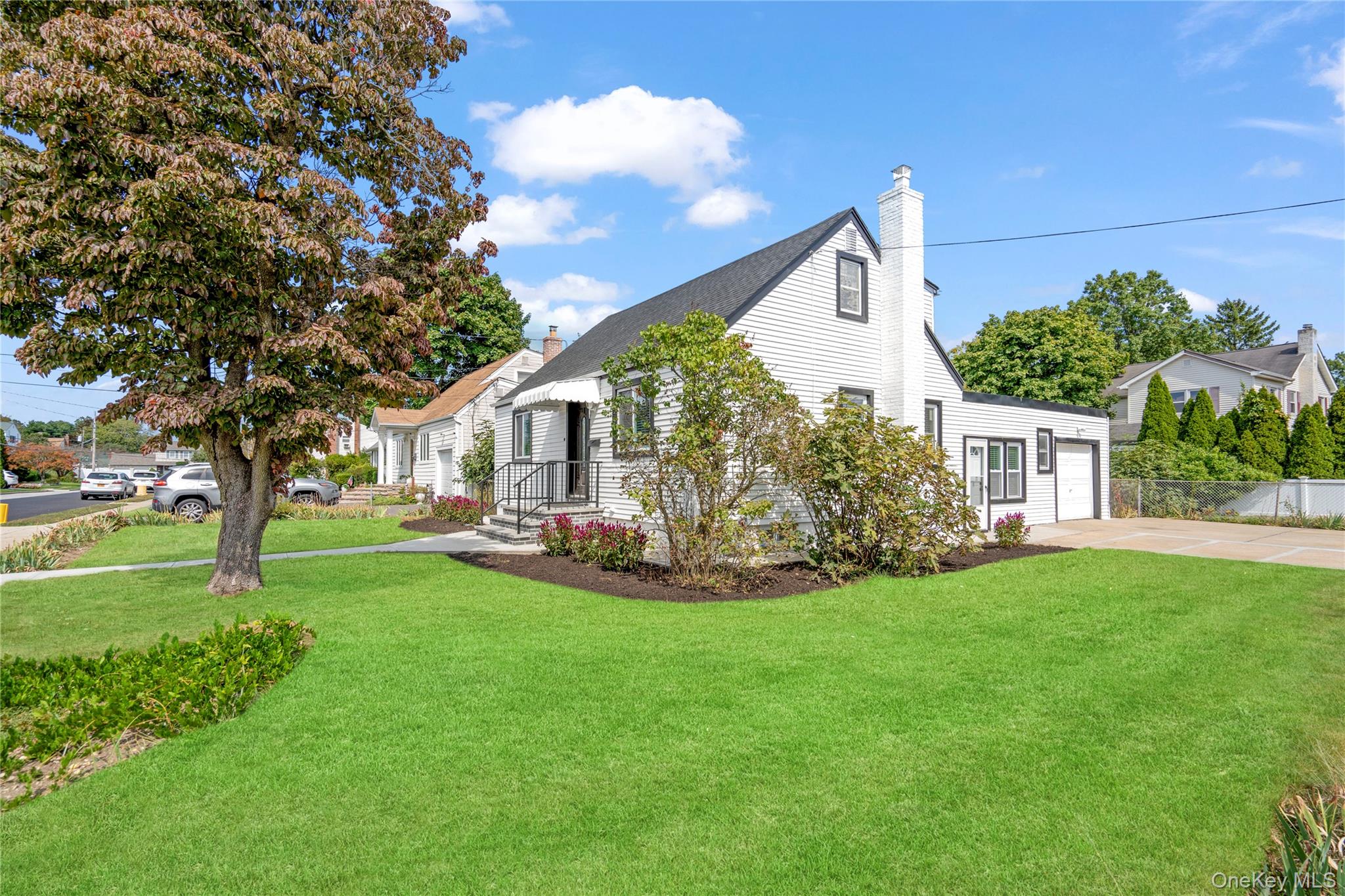 #6 photo, 1 Center Court, Bethpage , NY 11714