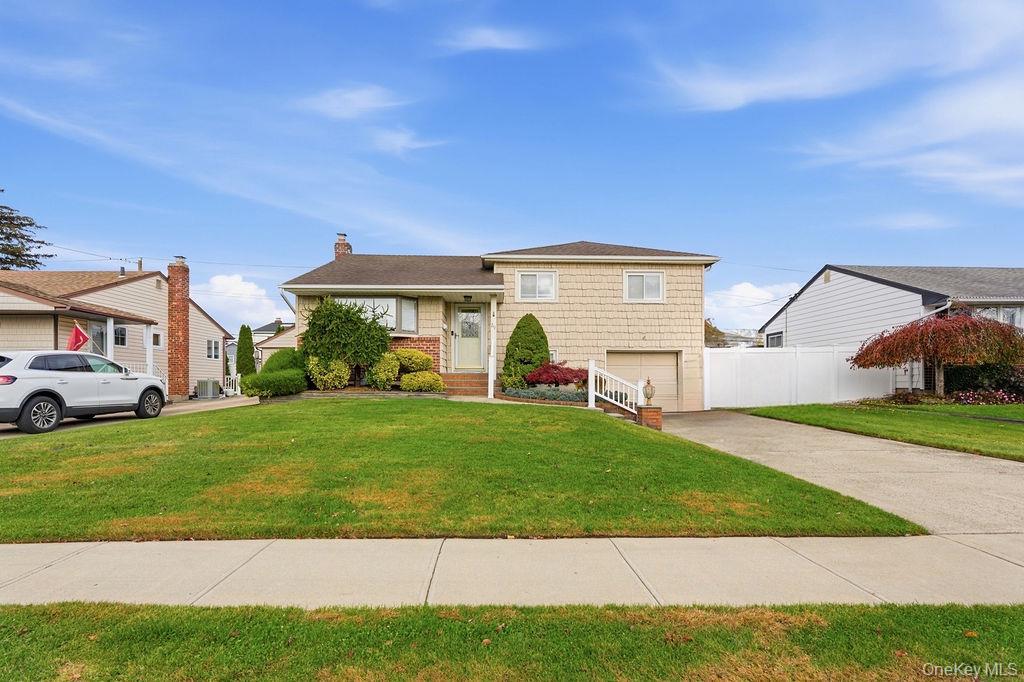 #1 photo, 29 Lehigh Lane, Hicksville , NY 11801