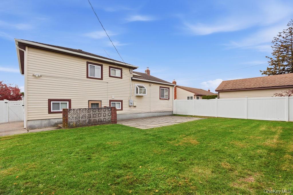 #13 photo, 29 Lehigh Lane, Hicksville , NY 11801