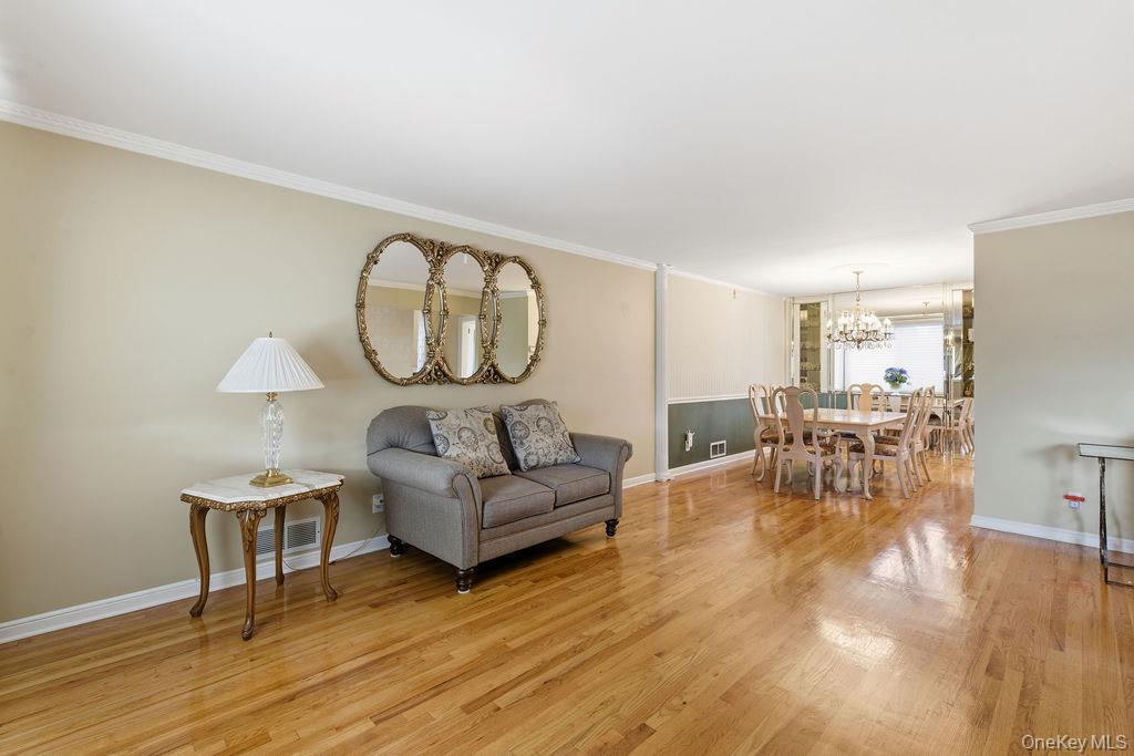 #2 photo, 29 Lehigh Lane, Hicksville , NY 11801