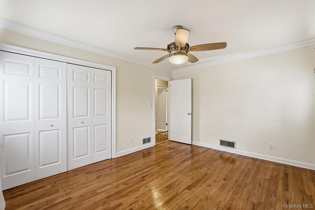 #5 photo, 29 Lehigh Lane, Hicksville , NY 11801