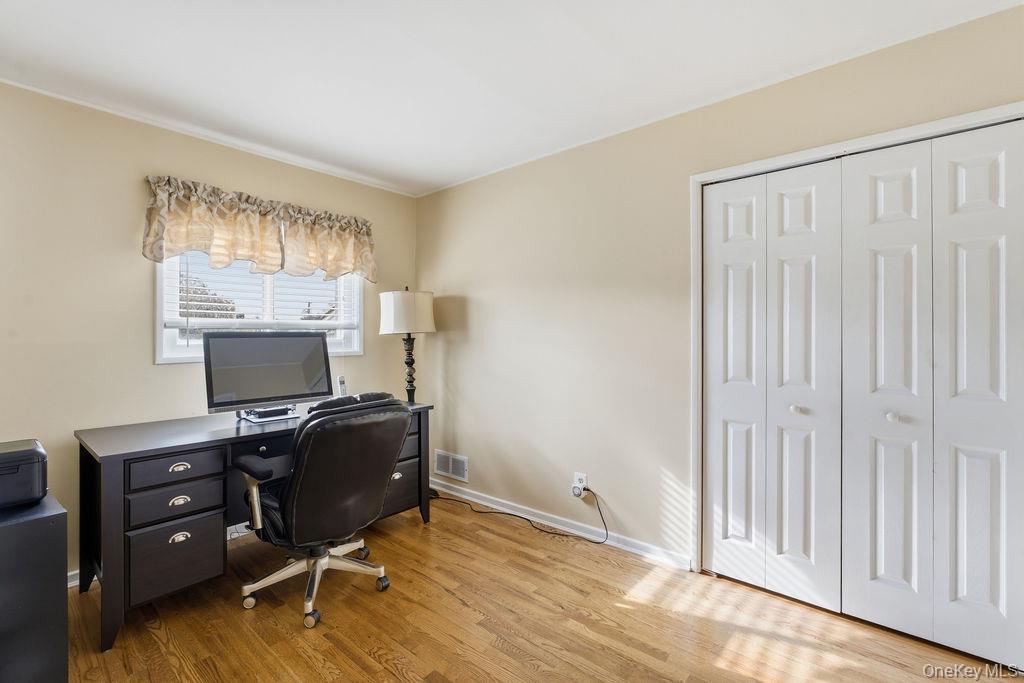 #6 photo, 29 Lehigh Lane, Hicksville , NY 11801