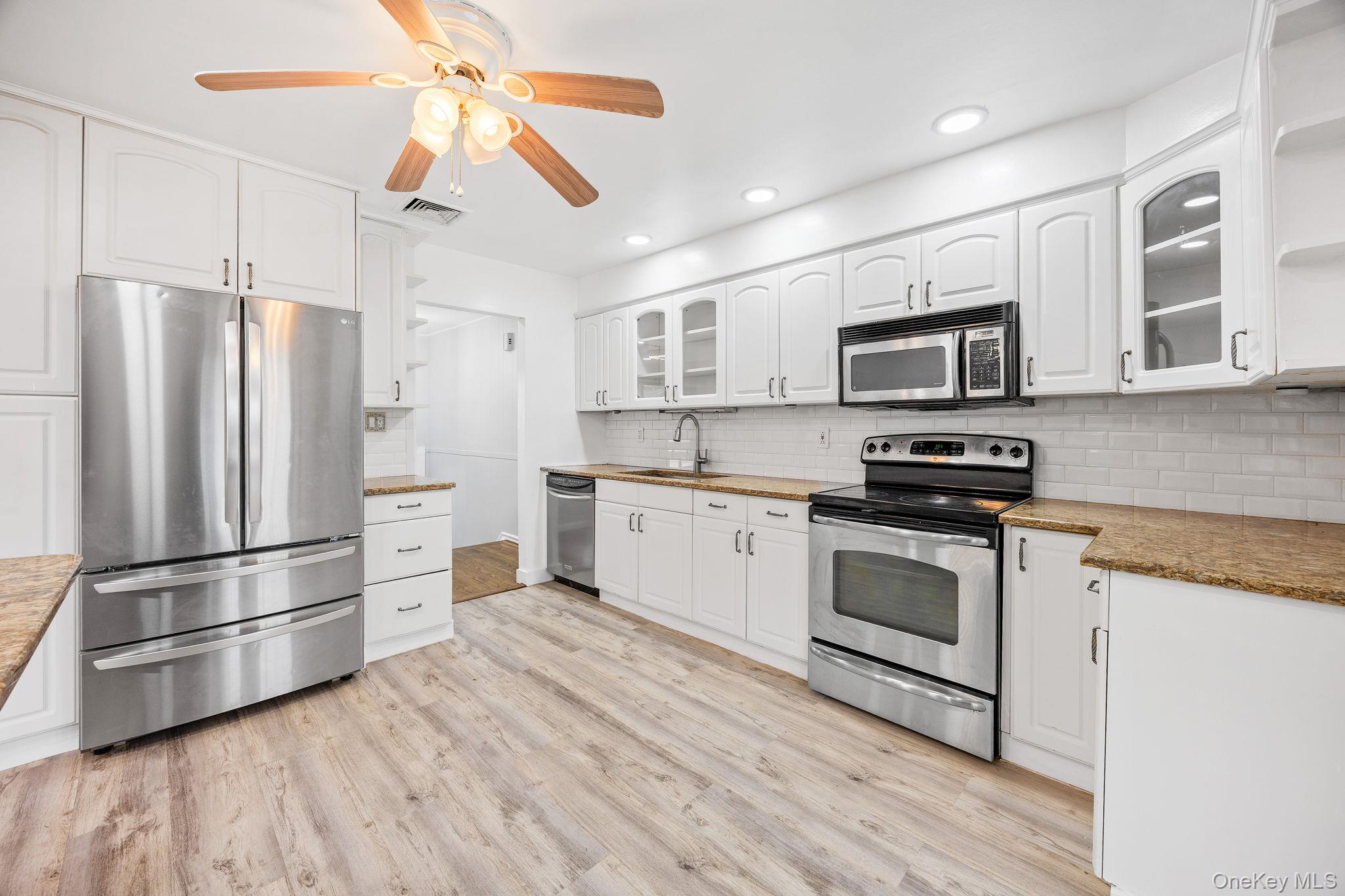 #6 photo, 14 Hilton Court, Hicksville , NY 11801