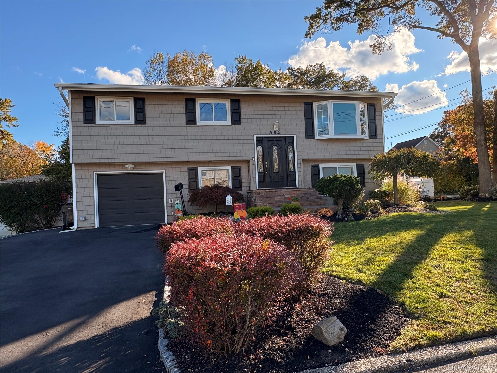 #1 photo, 364 W 2nd Street, West Islip , NY 11795