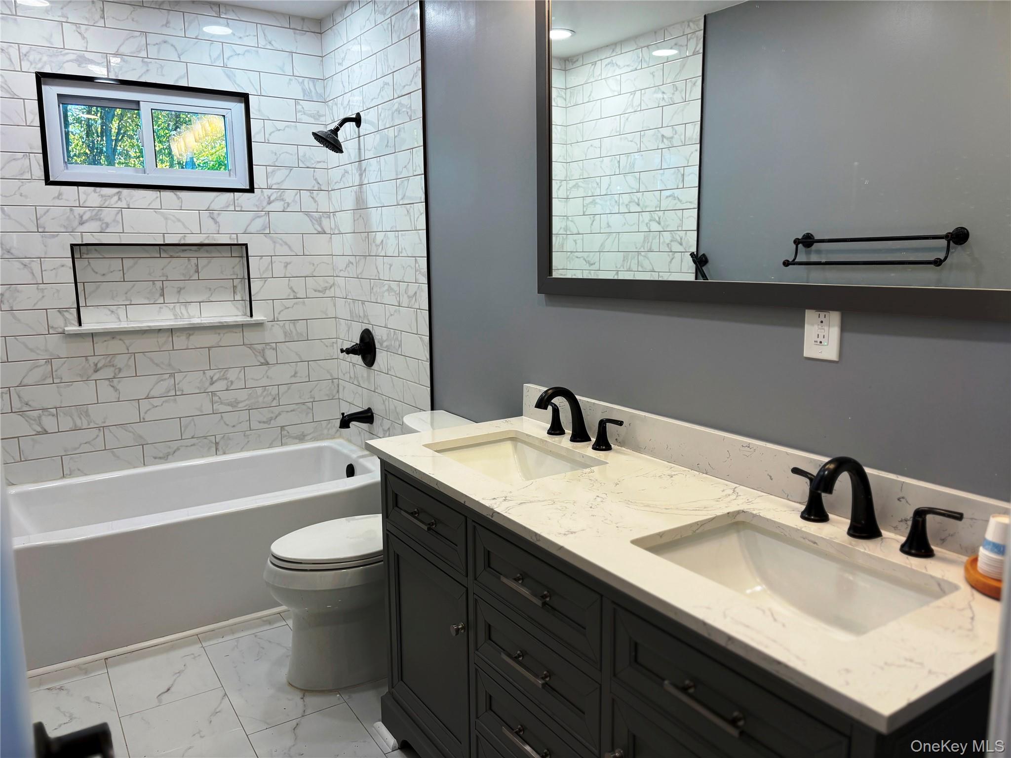 #11 photo, 364 W 2nd Street, West Islip , NY 11795