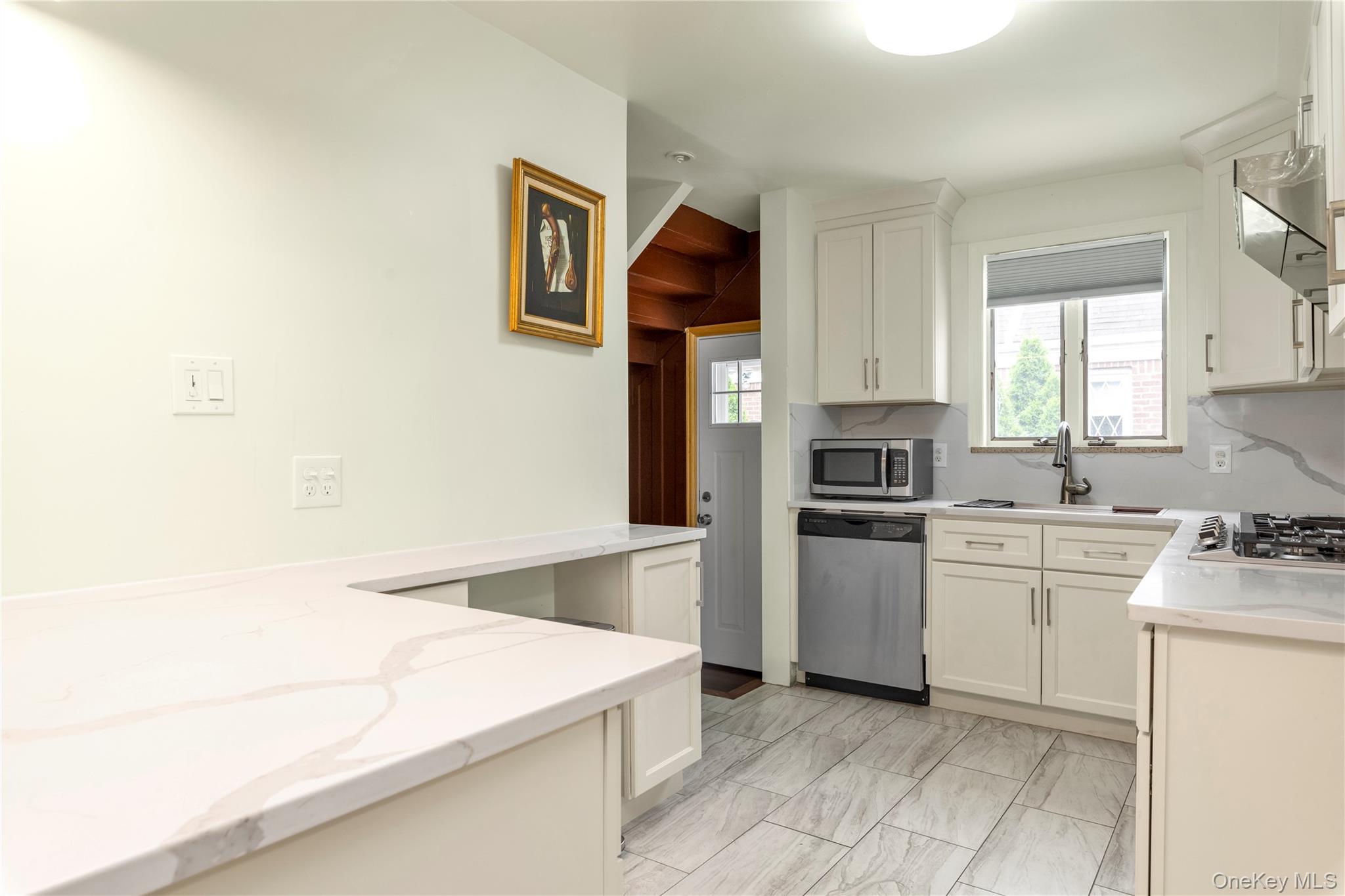 #6 photo, 590 Langley, West Hempstead , NY 11552