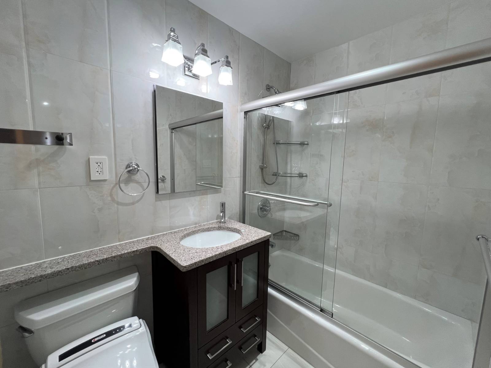 #12 photo, 34-20 Parsons Blvd, #5  E, Flushing , NY 11354