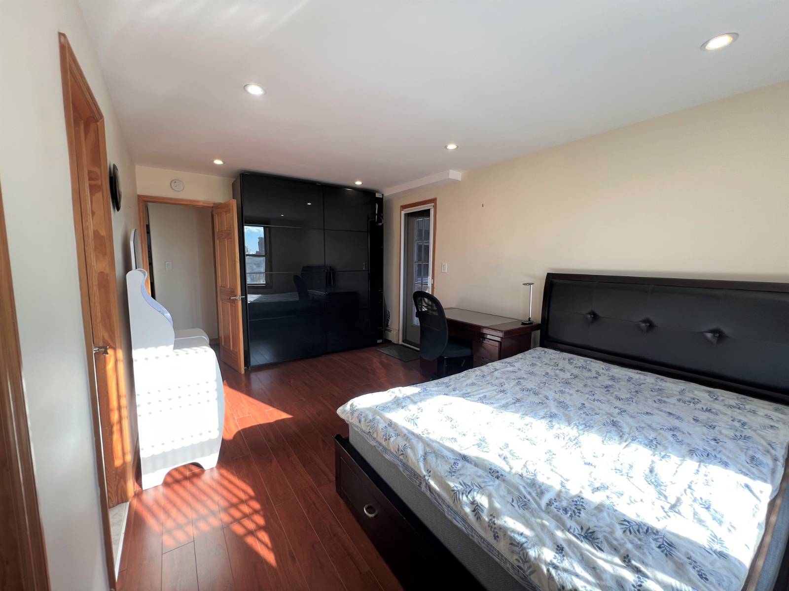 #15 photo, 34-20 Parsons Blvd, #5  E, Flushing , NY 11354