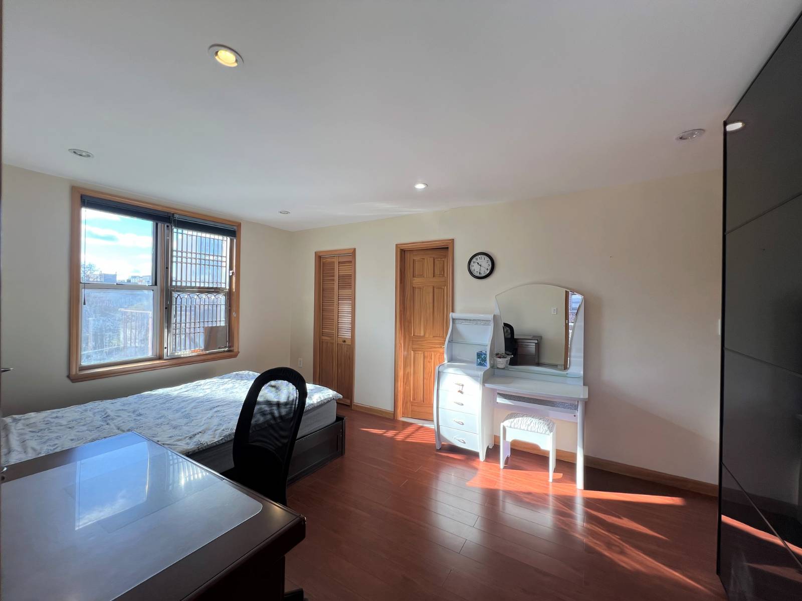 #18 photo, 34-20 Parsons Blvd, #5  E, Flushing , NY 11354