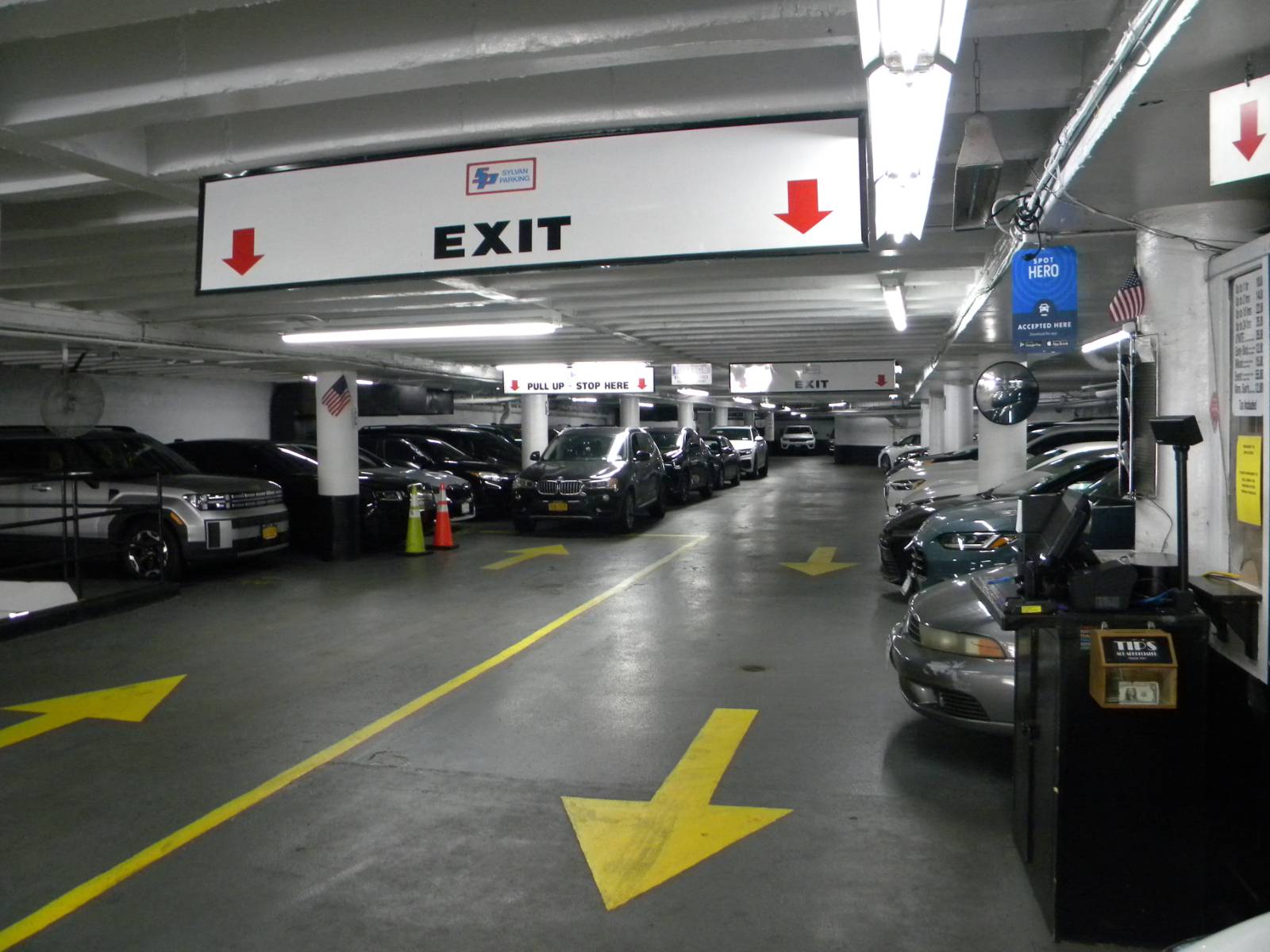 #37 photo, 70-25 Yellowstone,Blvd, #17Q, Forest Hills , NY 11375