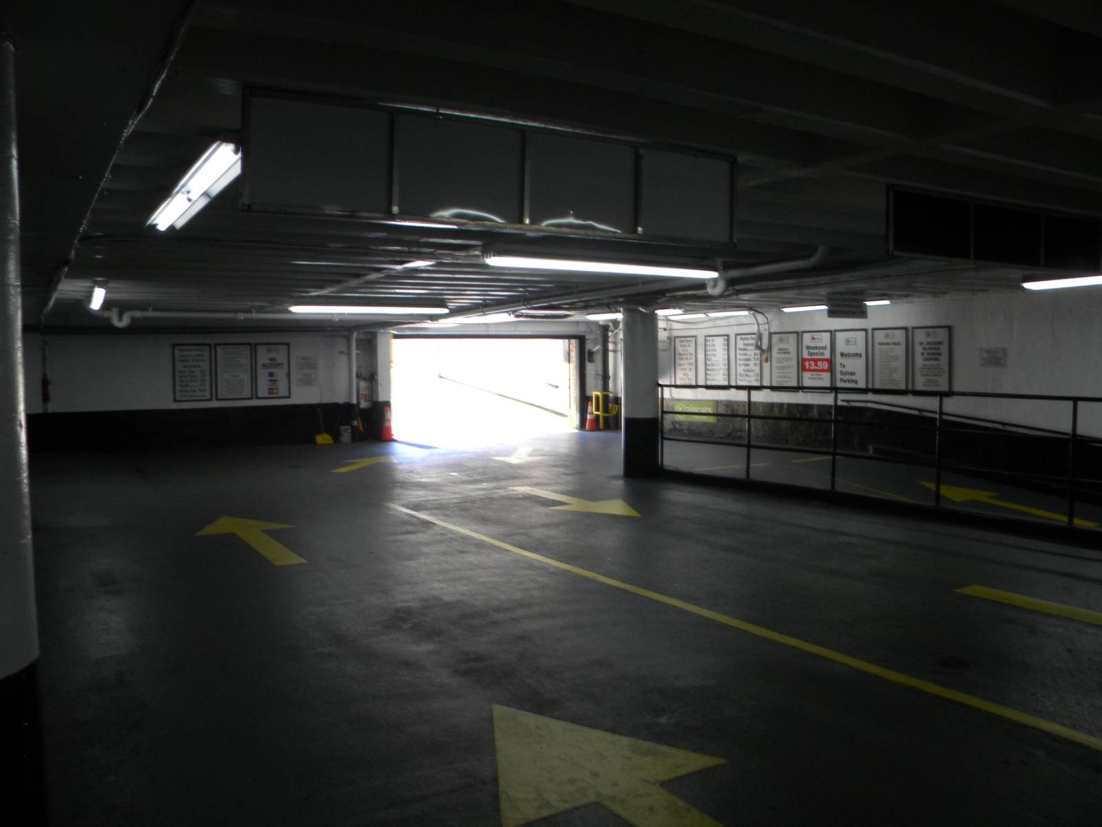 #38 photo, 70-25 Yellowstone,Blvd, #17Q, Forest Hills , NY 11375