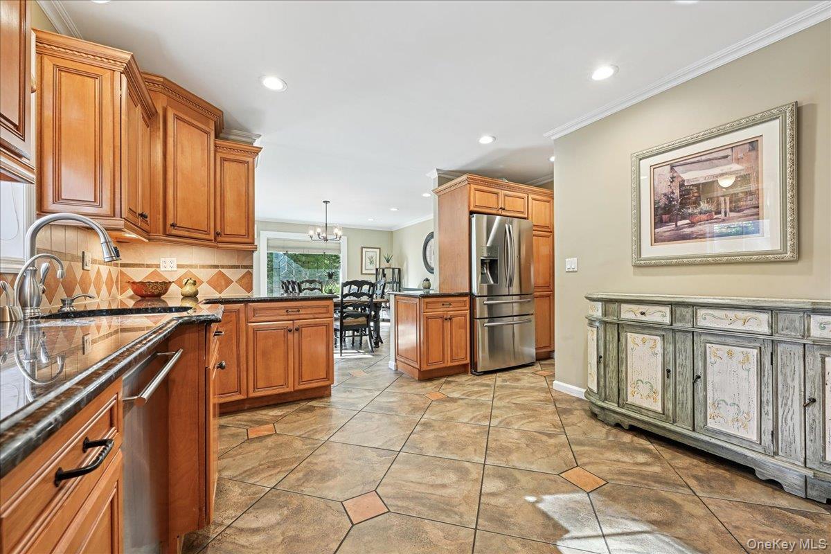 #11 photo, 136 Locust Street, Garden City , NY 11530