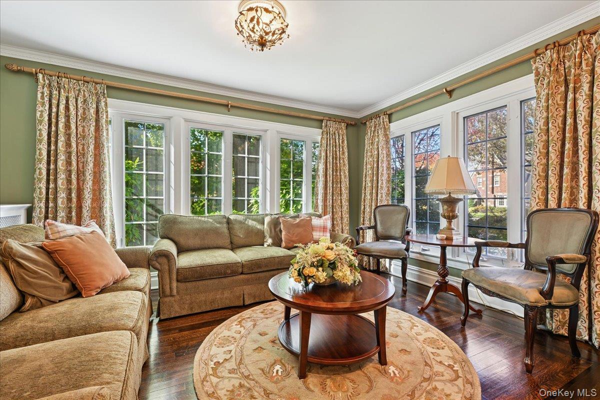 #14 photo, 136 Locust Street, Garden City , NY 11530