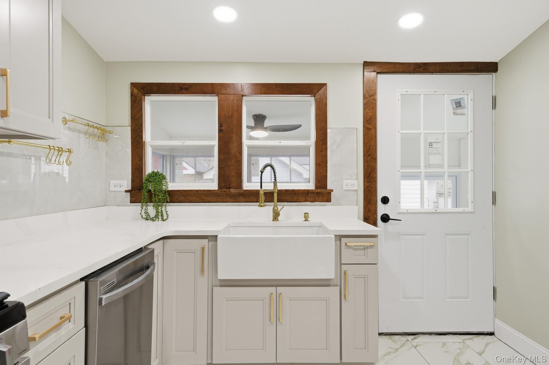 #16 photo, 10411 205th Street, Saint Albans , NY 11412