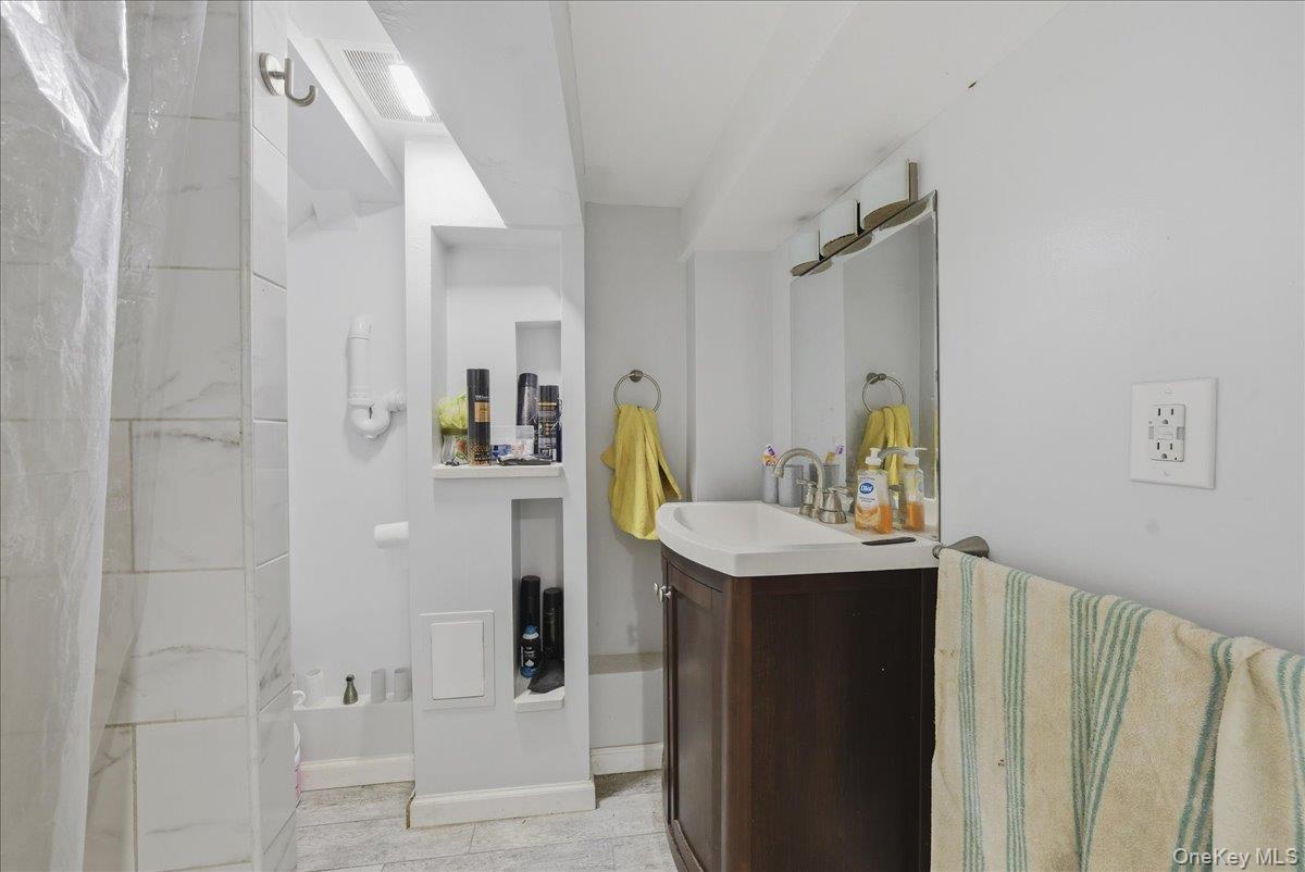 #20 photo, 32 Franklin Avenue, Lynbrook , NY 11563