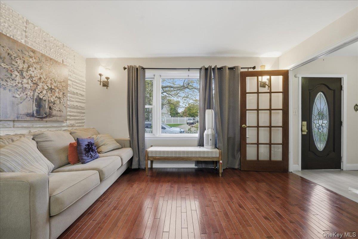 #7 photo, 32 Franklin Avenue, Lynbrook , NY 11563