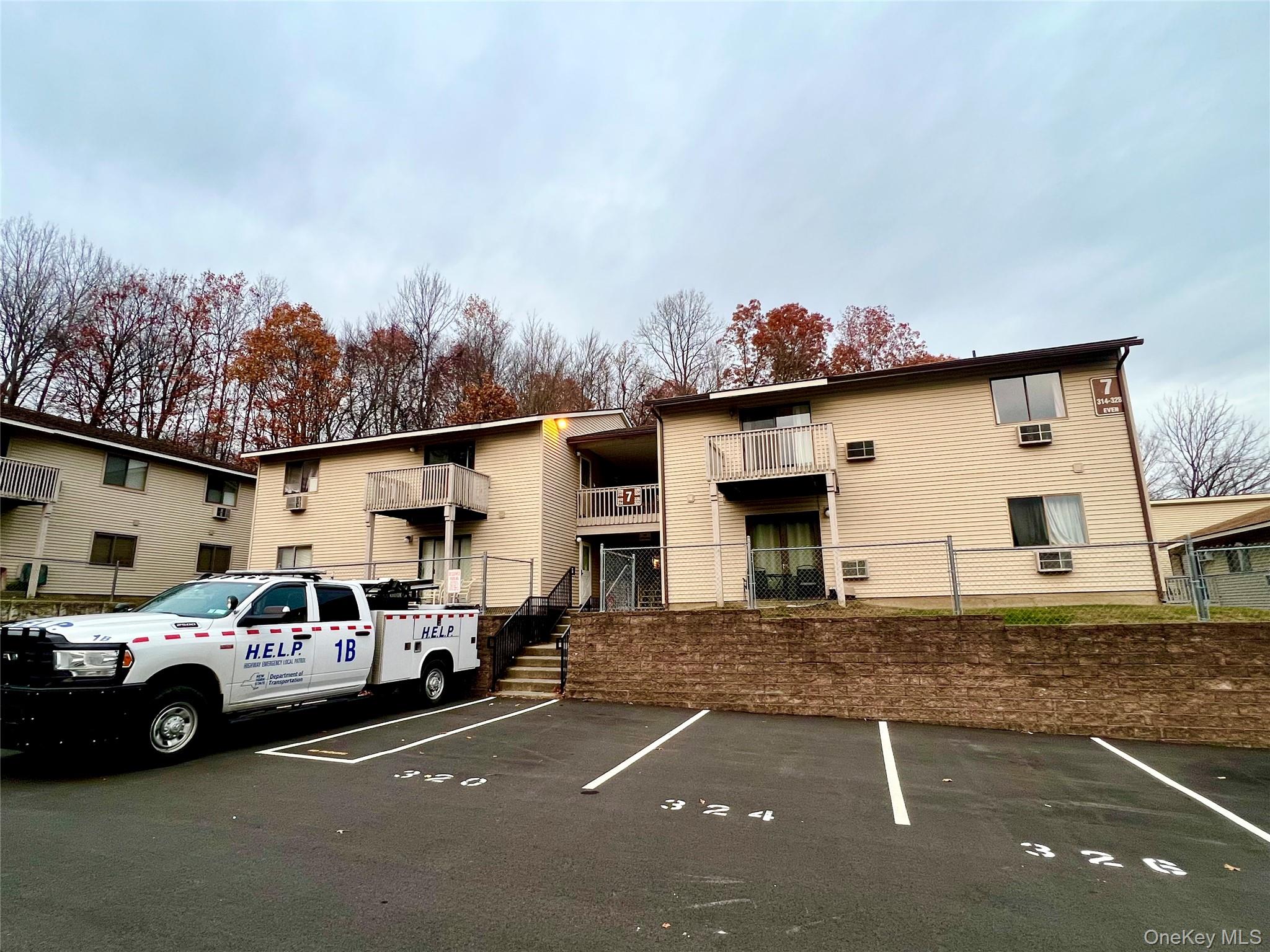 #2 photo, 326 Concord Lane, Middletown , NY 10940