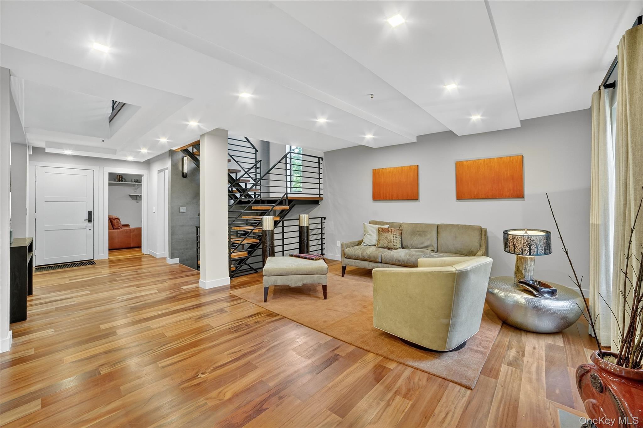 #12 photo, 428 Pine Grove Lane, Hartsdale , NY 10530