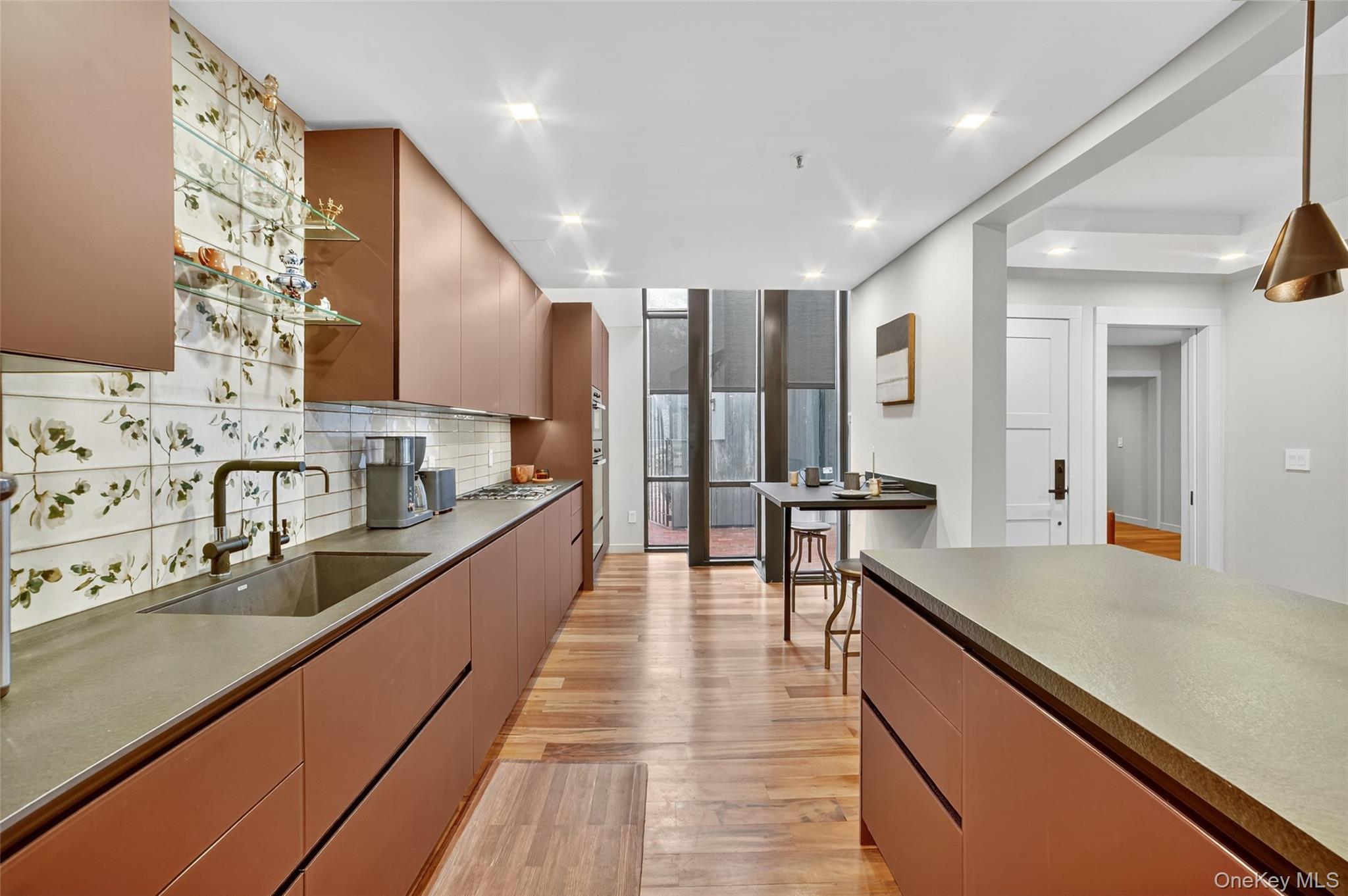 #6 photo, 428 Pine Grove Lane, Hartsdale , NY 10530