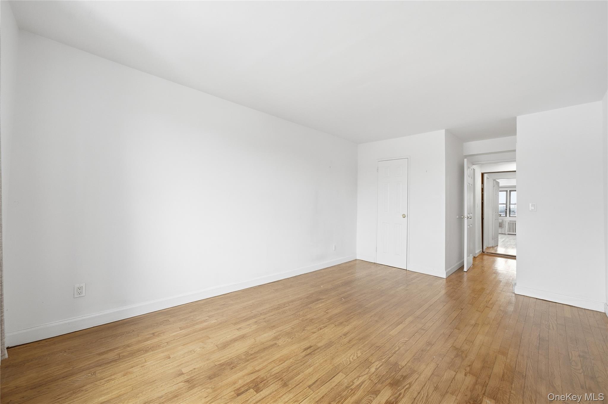 #15 photo, 5 Birchwood Court, Mineola , NY 11501