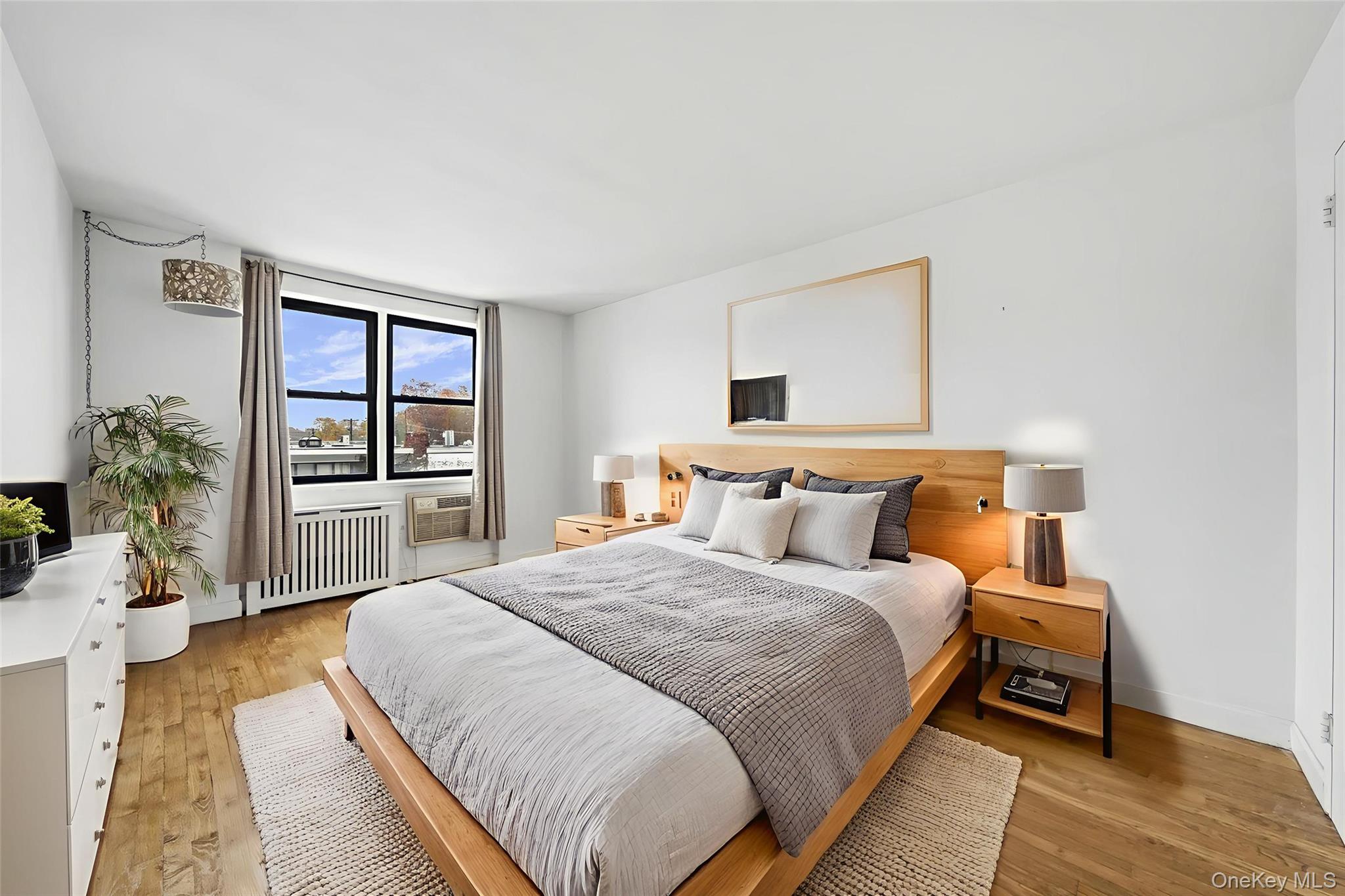 #17 photo, 5 Birchwood Court, Mineola , NY 11501