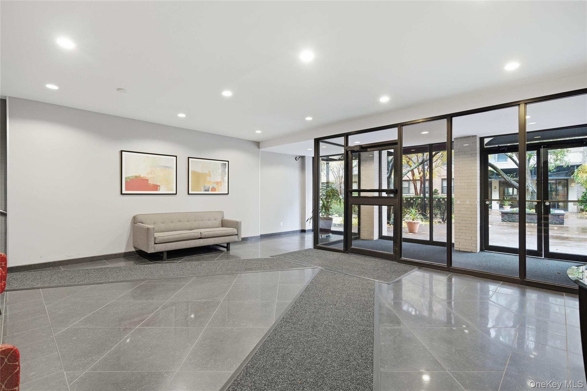 #18 photo, 5 Birchwood Court, Mineola , NY 11501