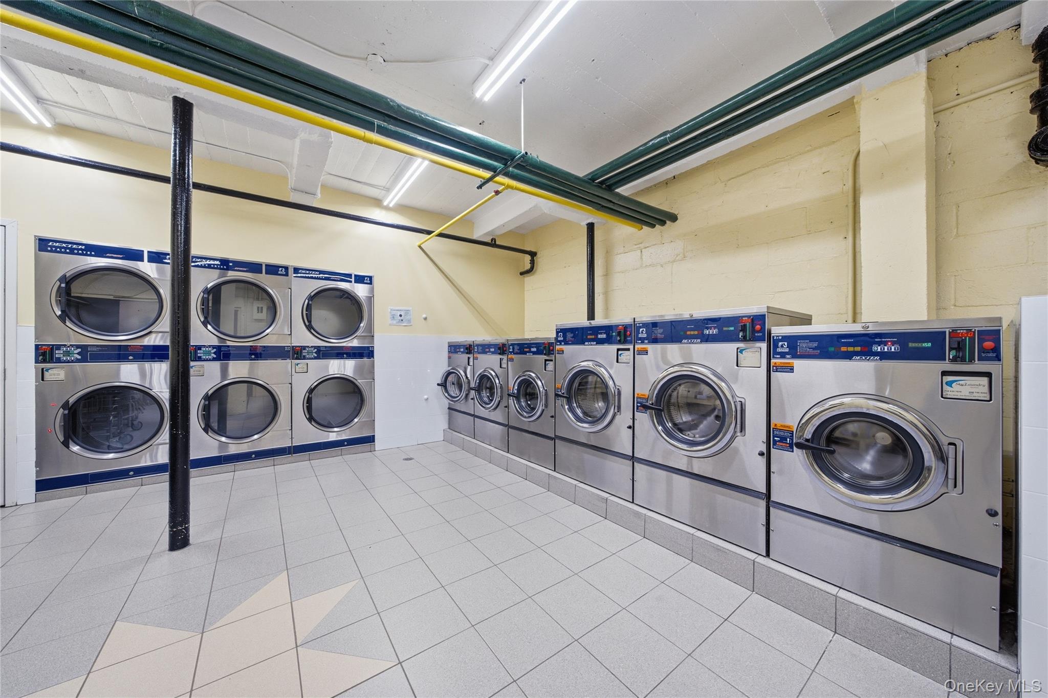 #20 photo, 5 Birchwood Court, Mineola , NY 11501