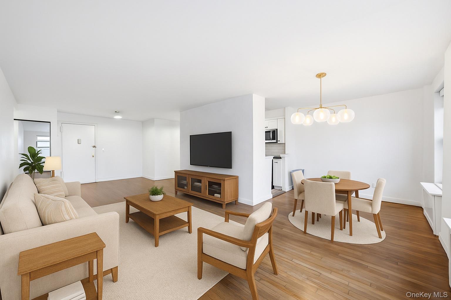 #4 photo, 5 Birchwood Court, Mineola , NY 11501