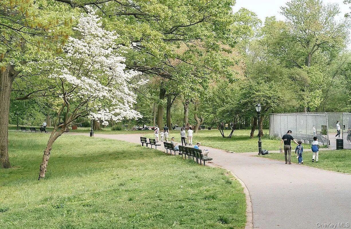 #13 photo, 5423 153rd Street, Flushing , NY 11355