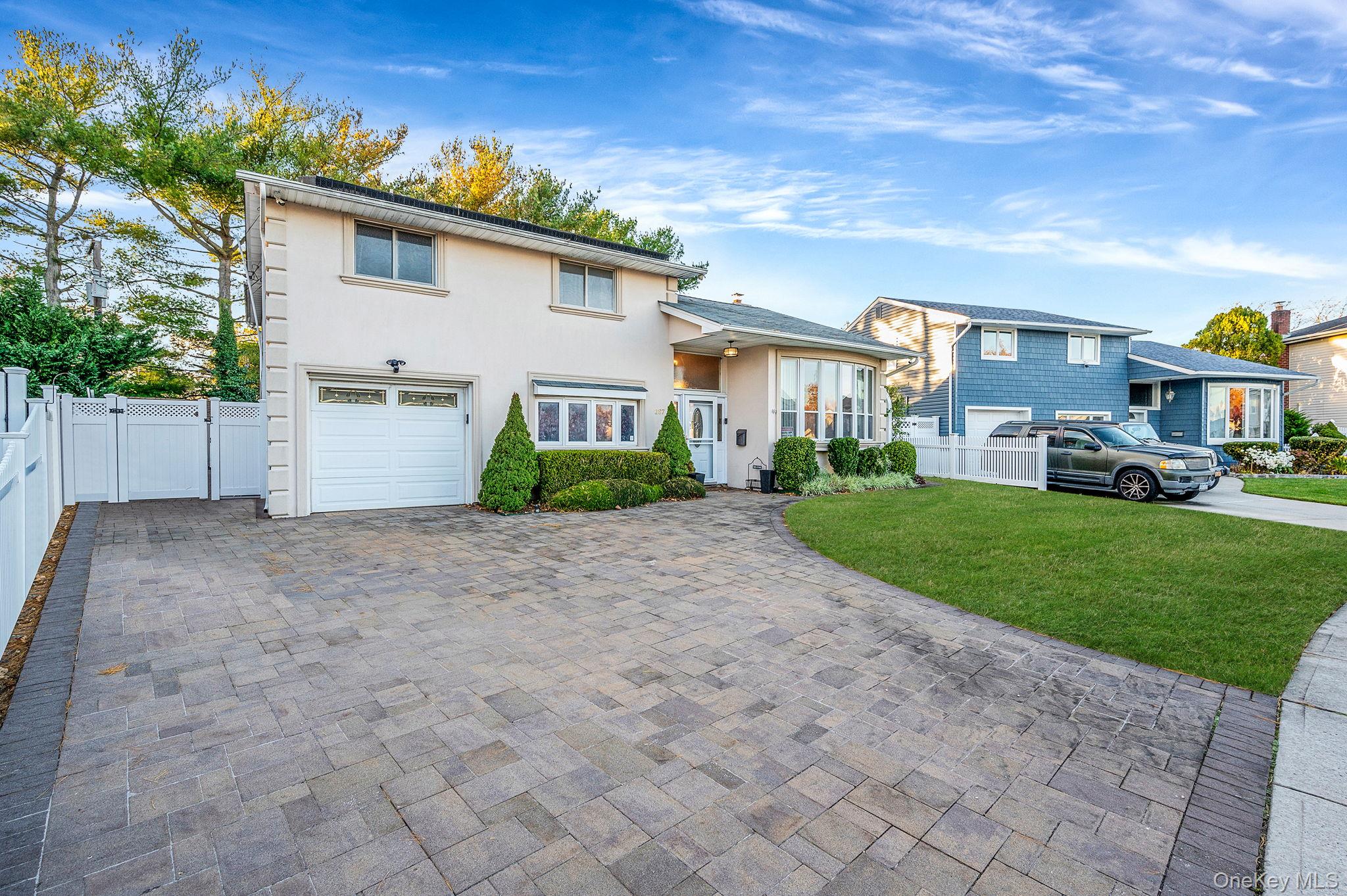 #7 photo, 287 Clearmeadow Drive, East Meadow , NY 11554