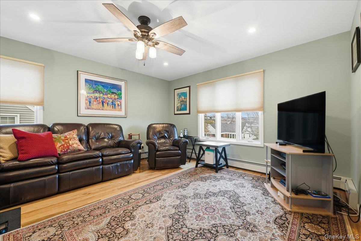 #18 photo, 2202 Beech Street, Wantagh , NY 11793