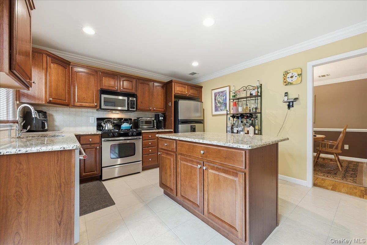 #8 photo, 2202 Beech Street, Wantagh , NY 11793